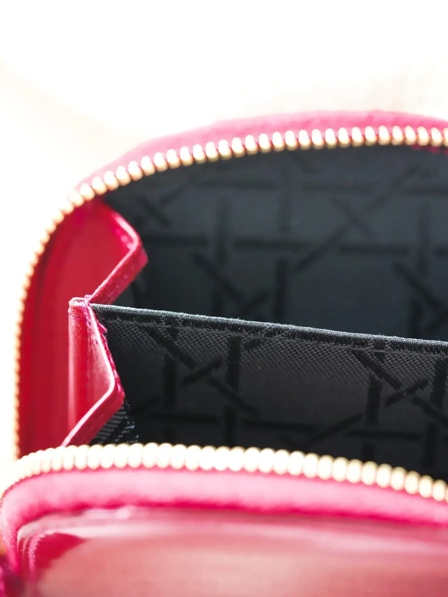 Christian Dior - Porte-monnaie rouge vernis - Atelier Victor