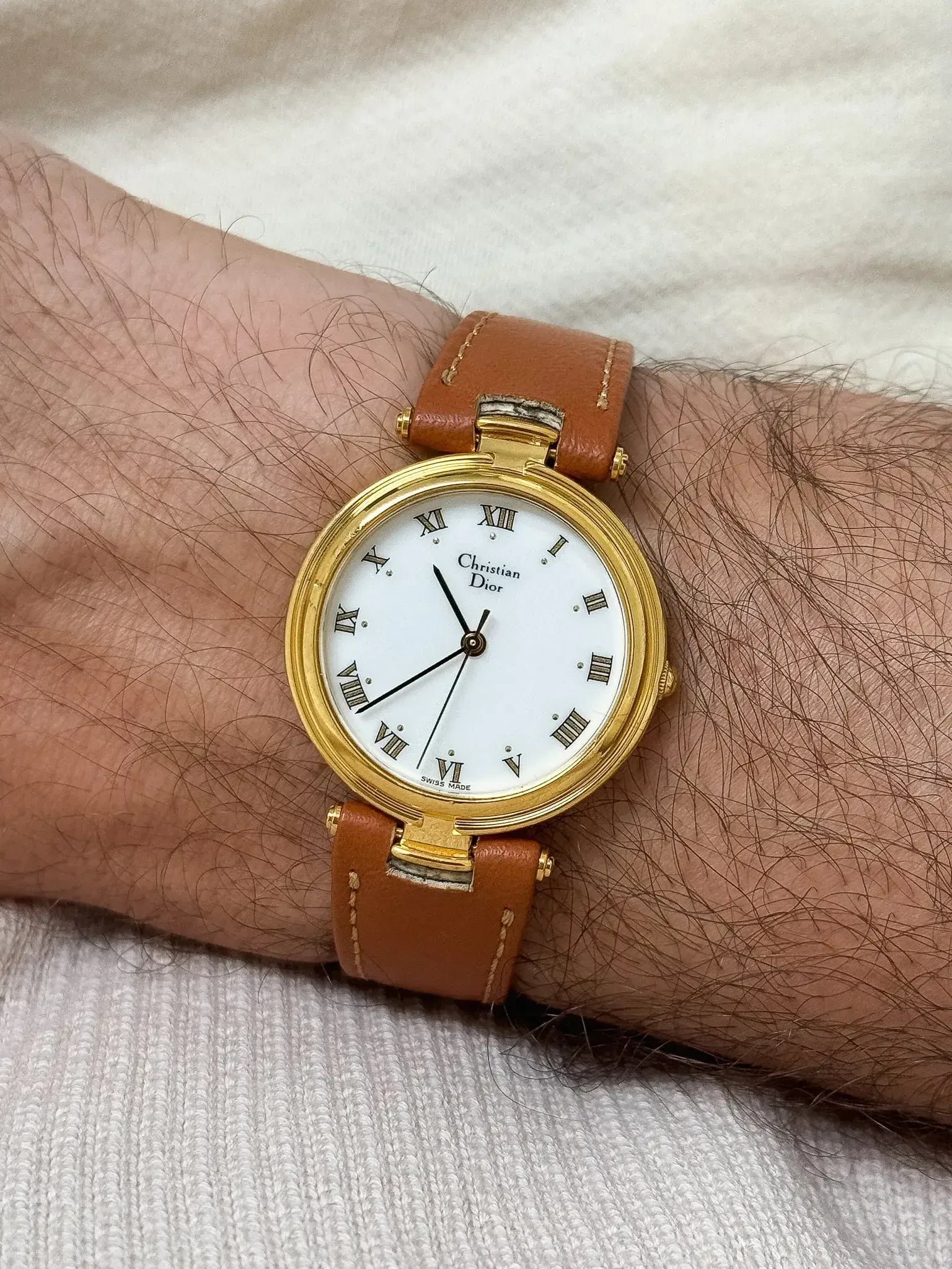 Christian Dior - Ronde cornes centrales cadran blanc - 1990s - Atelier Victor