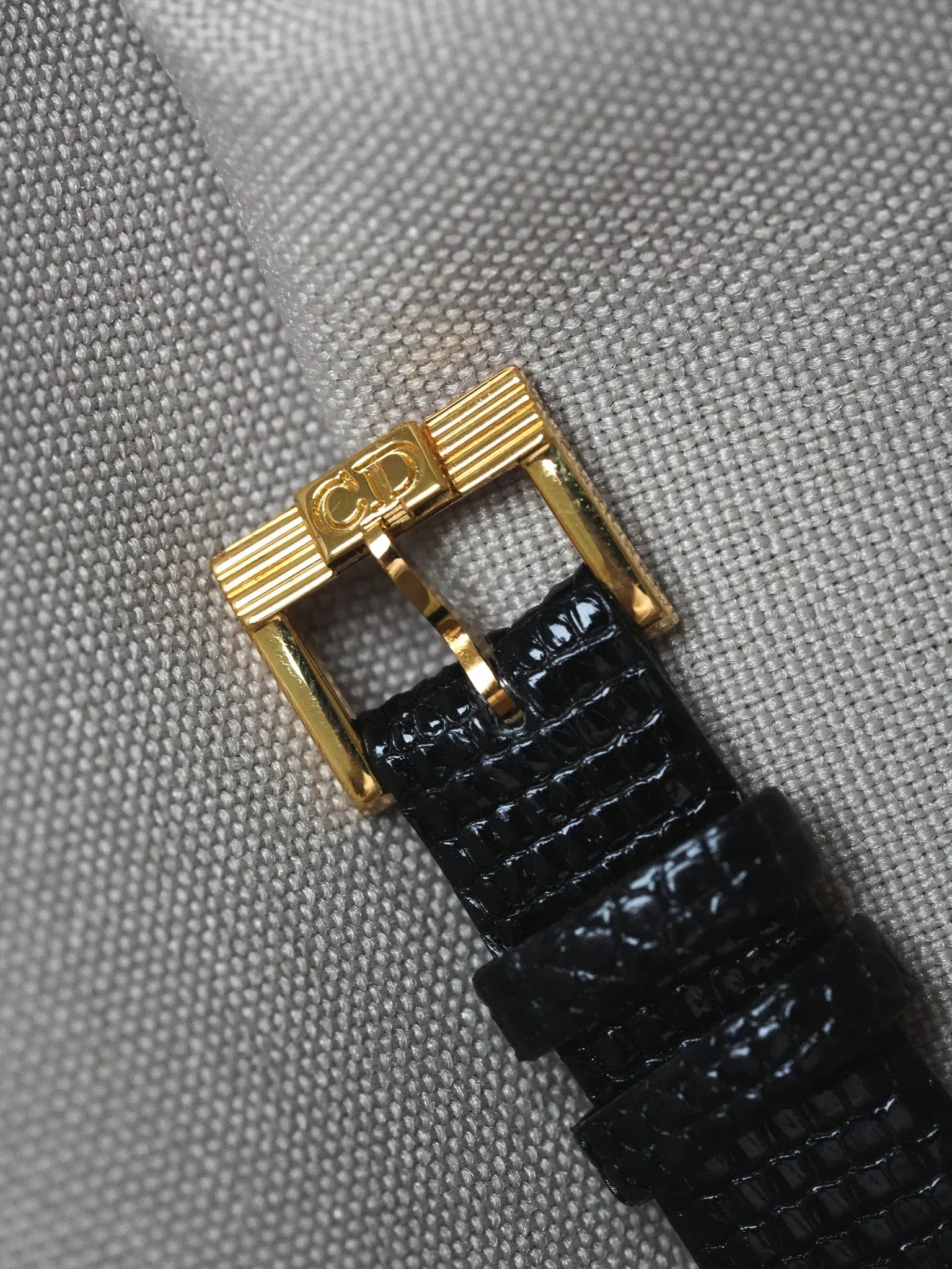 Christian Dior - Tank Vagues Plaqué or Cadran blanc - 1990s - Atelier Victor