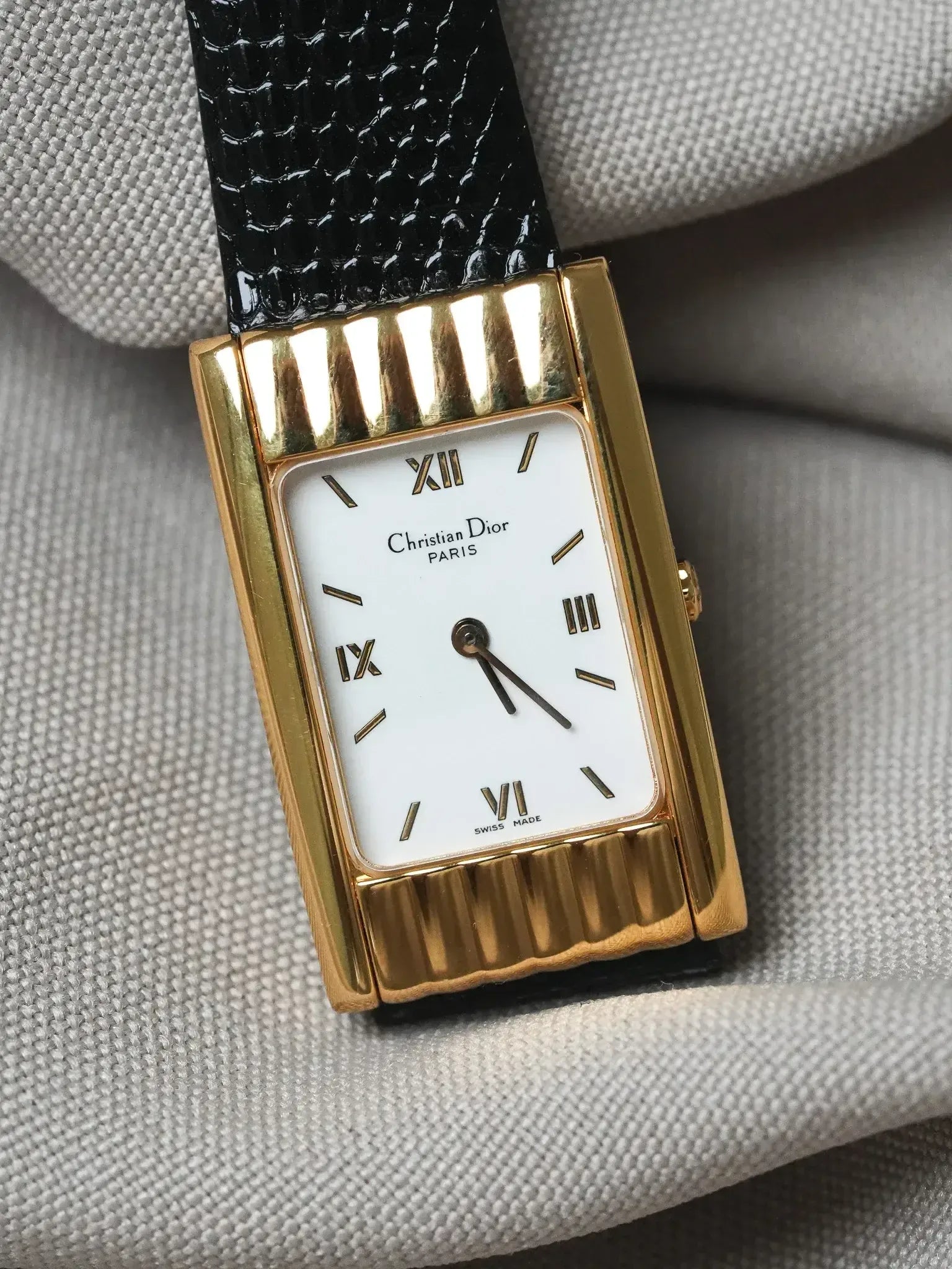 Christian Dior - Tank Vagues Plaqué or Cadran blanc - 1990s - Atelier Victor