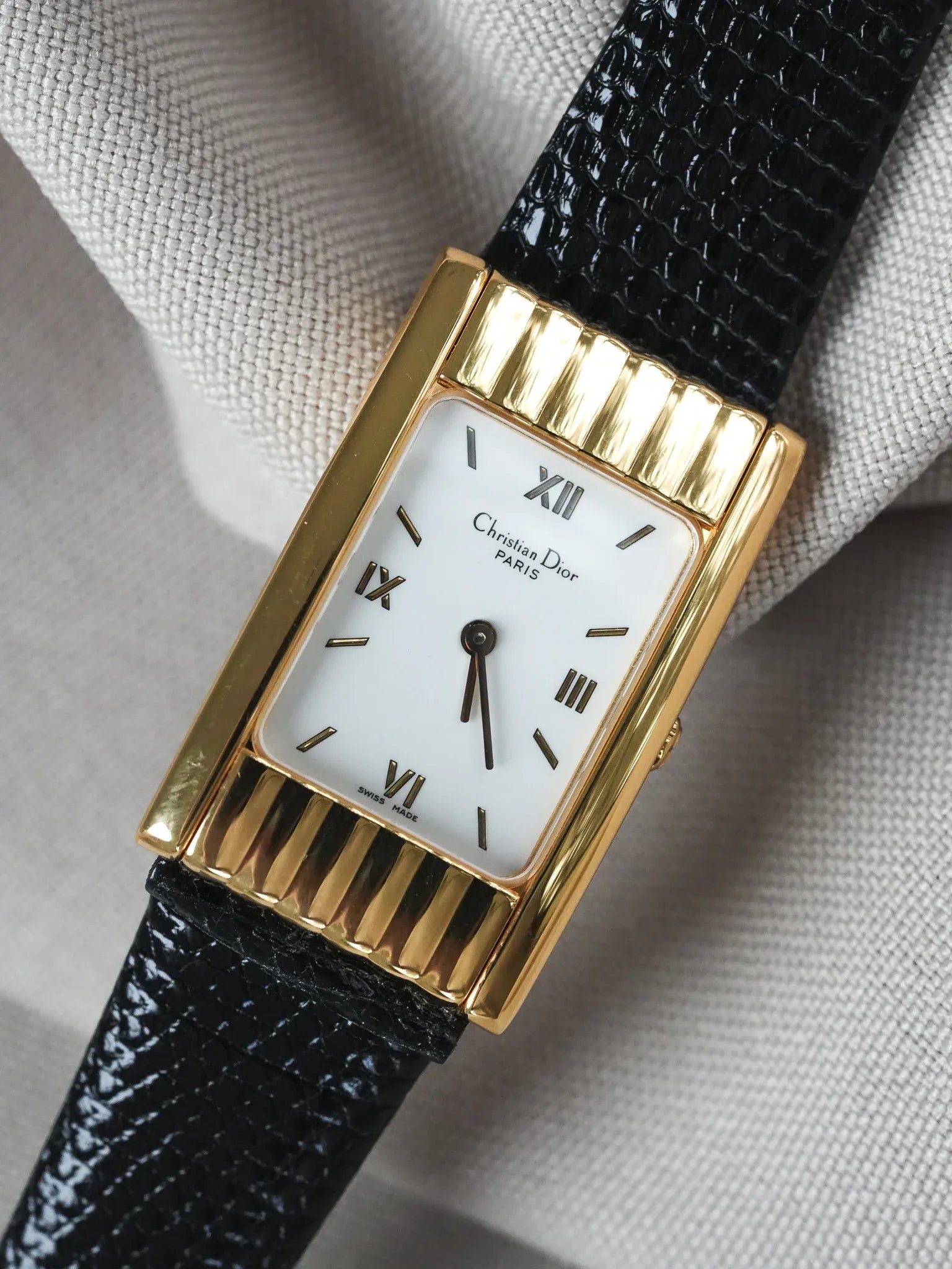 Christian Dior - Tank Vagues Plaqué or Cadran blanc - 1990s - Atelier Victor