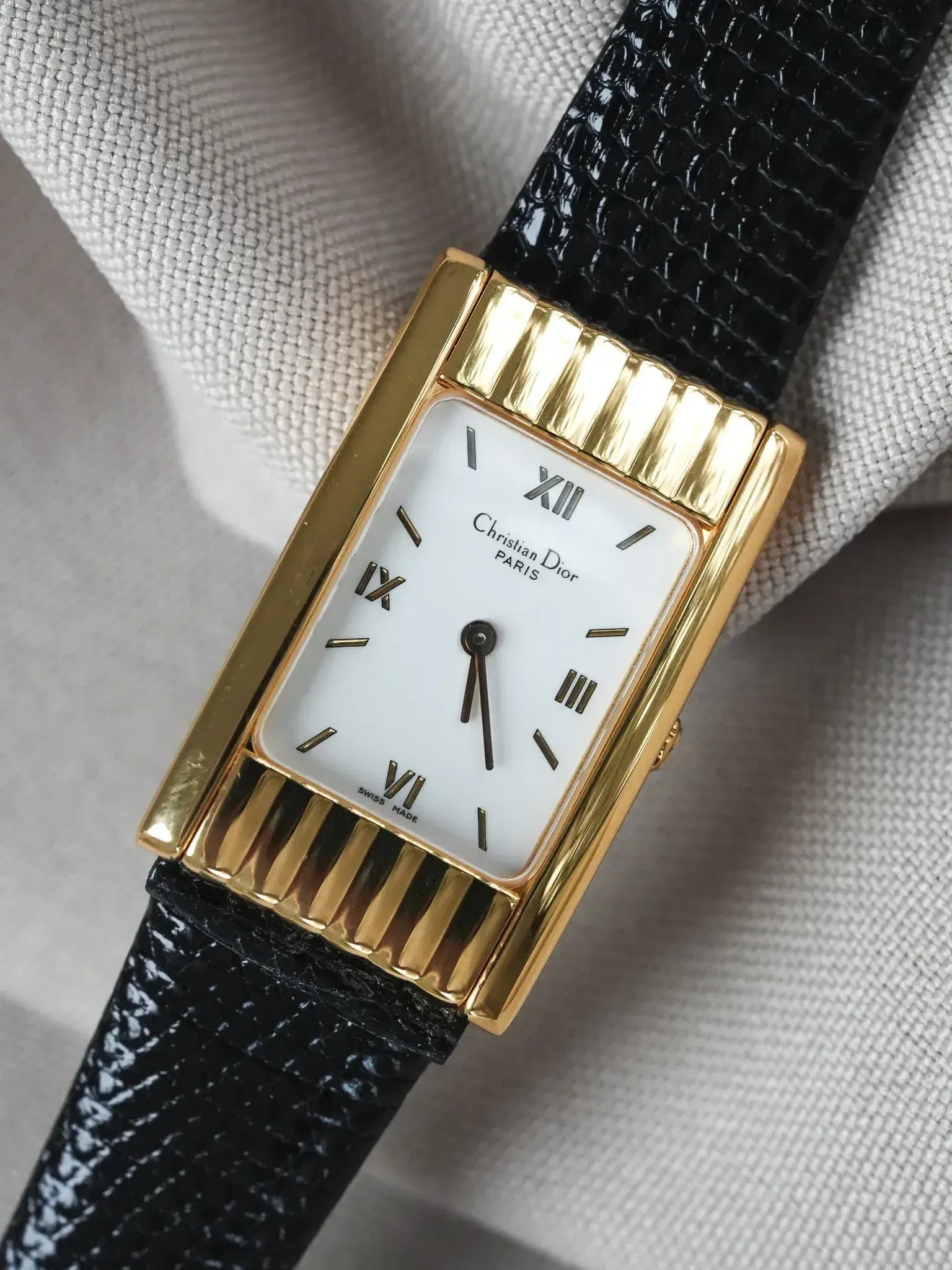 Christian Dior - Tank Vagues Plaqué or Cadran blanc - 1990s - Atelier Victor