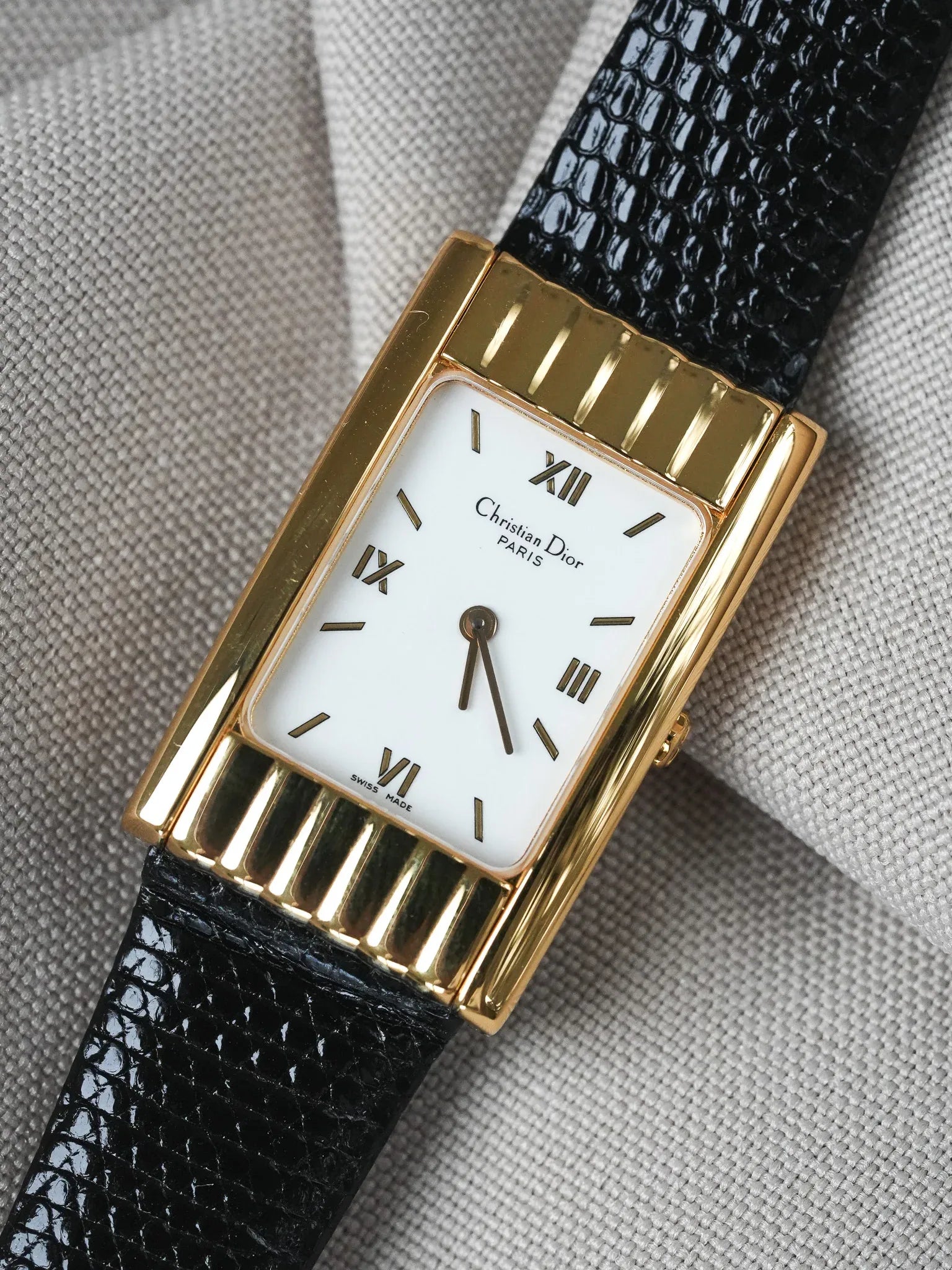 Christian Dior - Tank Vagues Plaqué or Cadran blanc - 1990s - Atelier Victor