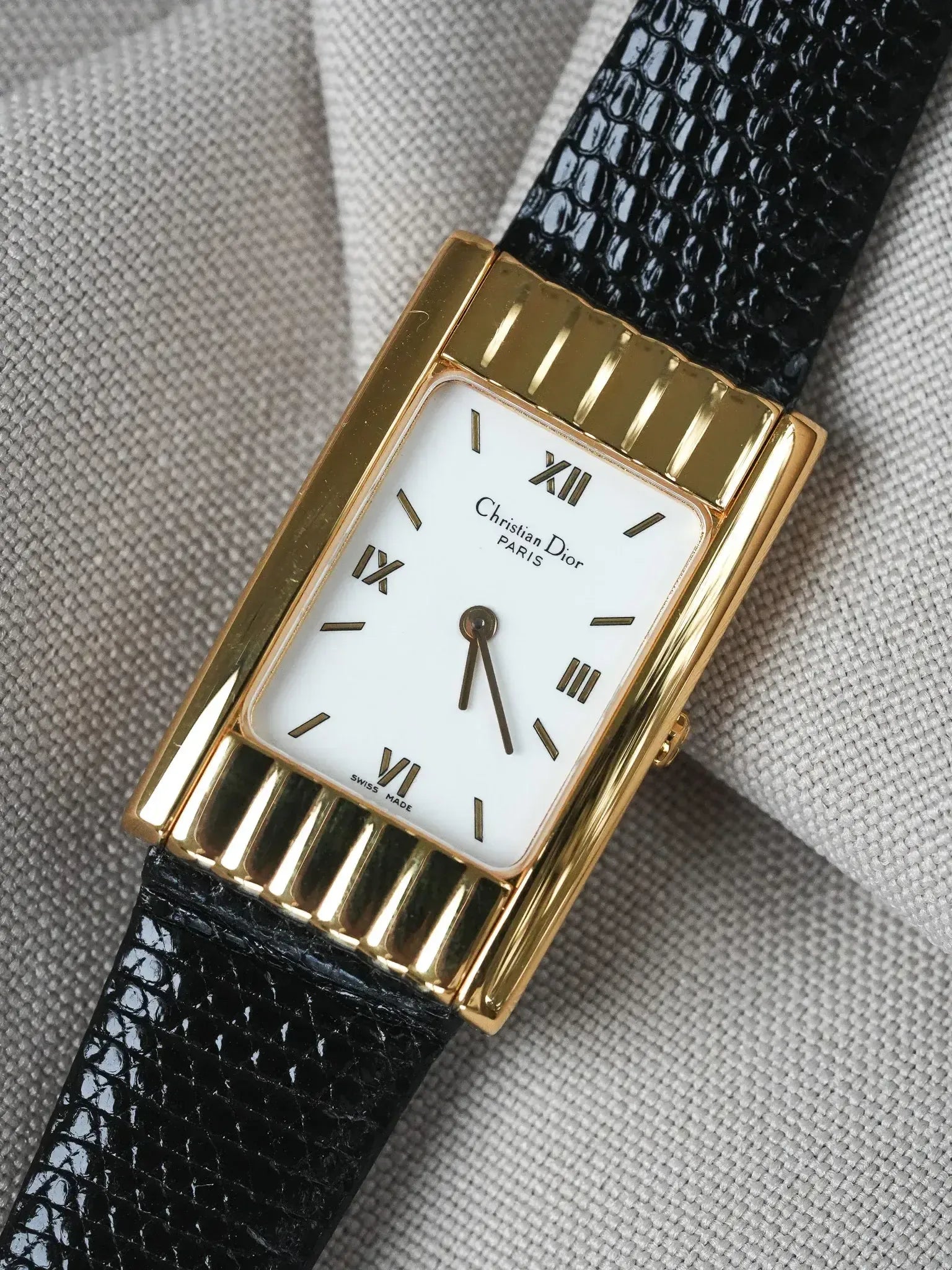 Christian Dior - Tank Vagues Plaqué or Cadran blanc - 1990s - Atelier Victor