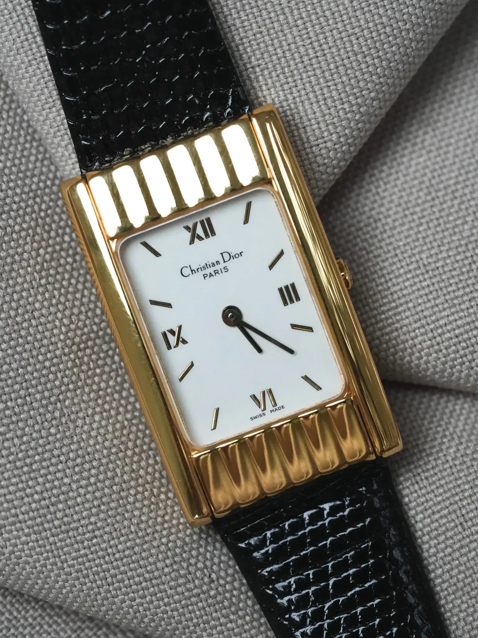 Christian Dior - Tank Vagues Plaqué or Cadran blanc - 1990s - Atelier Victor