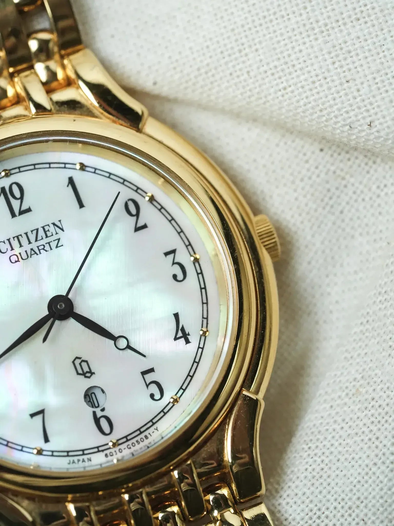 Citizen - Bracelet Maille Or Cadran nacre date - 1997 - Atelier Victor