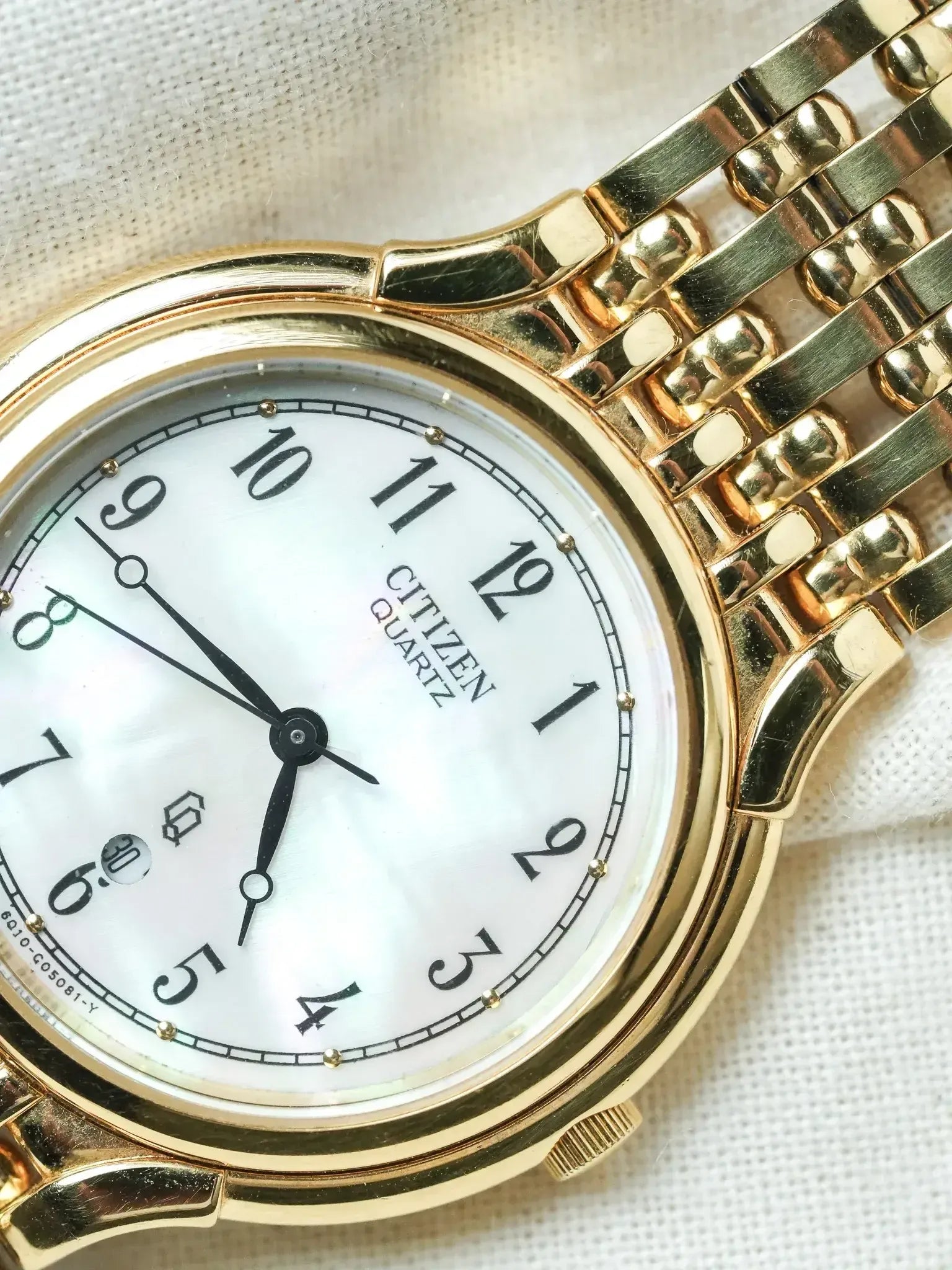 Citizen - Bracelet Maille Or Cadran nacre date - 1997 - Atelier Victor