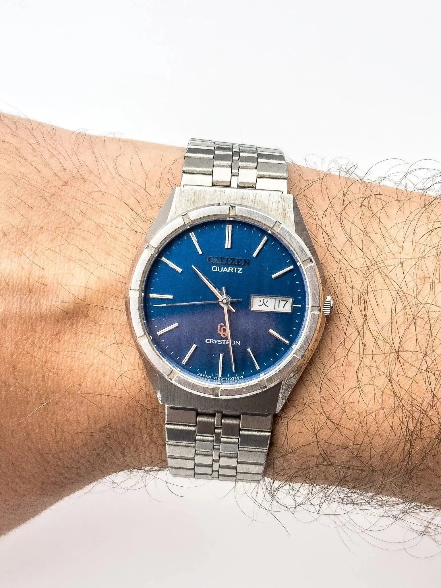 Citizen - Cryston Blue Dial - 1980s - Atelier Victor - Vintage Shop