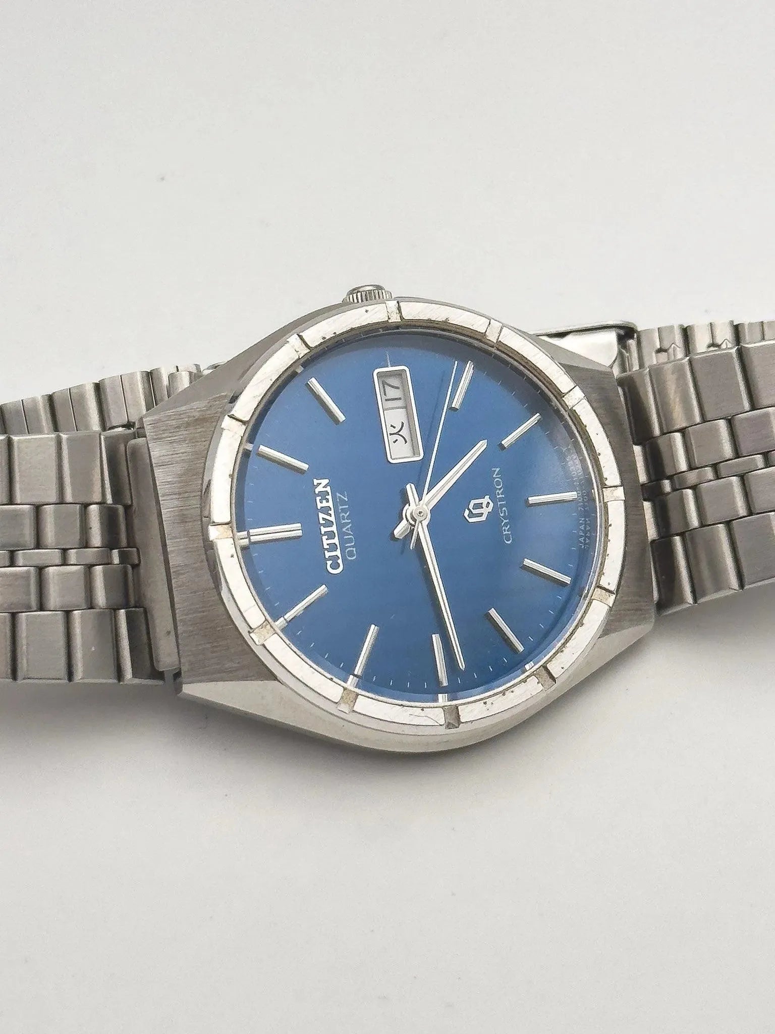 Citizen - Cryston Blue Dial - 1980s - Atelier Victor - Vintage Shop