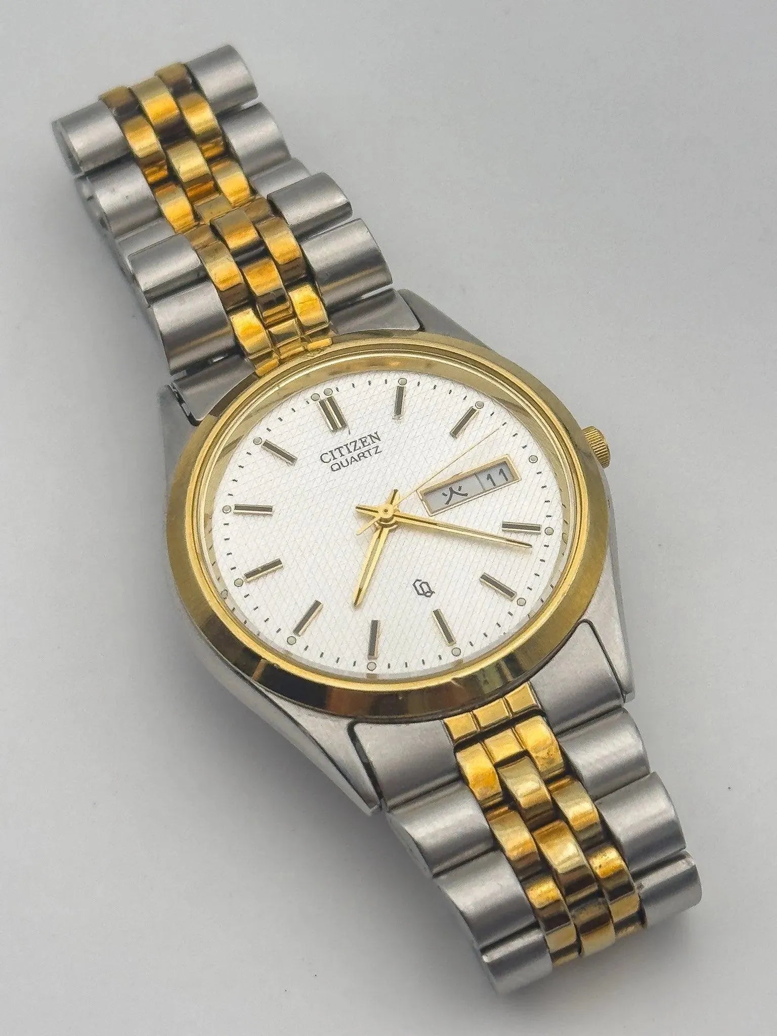 Citizen - Daydate Clous de Paris Acier Or - 2003 - Atelier Victor - Vintage Shop