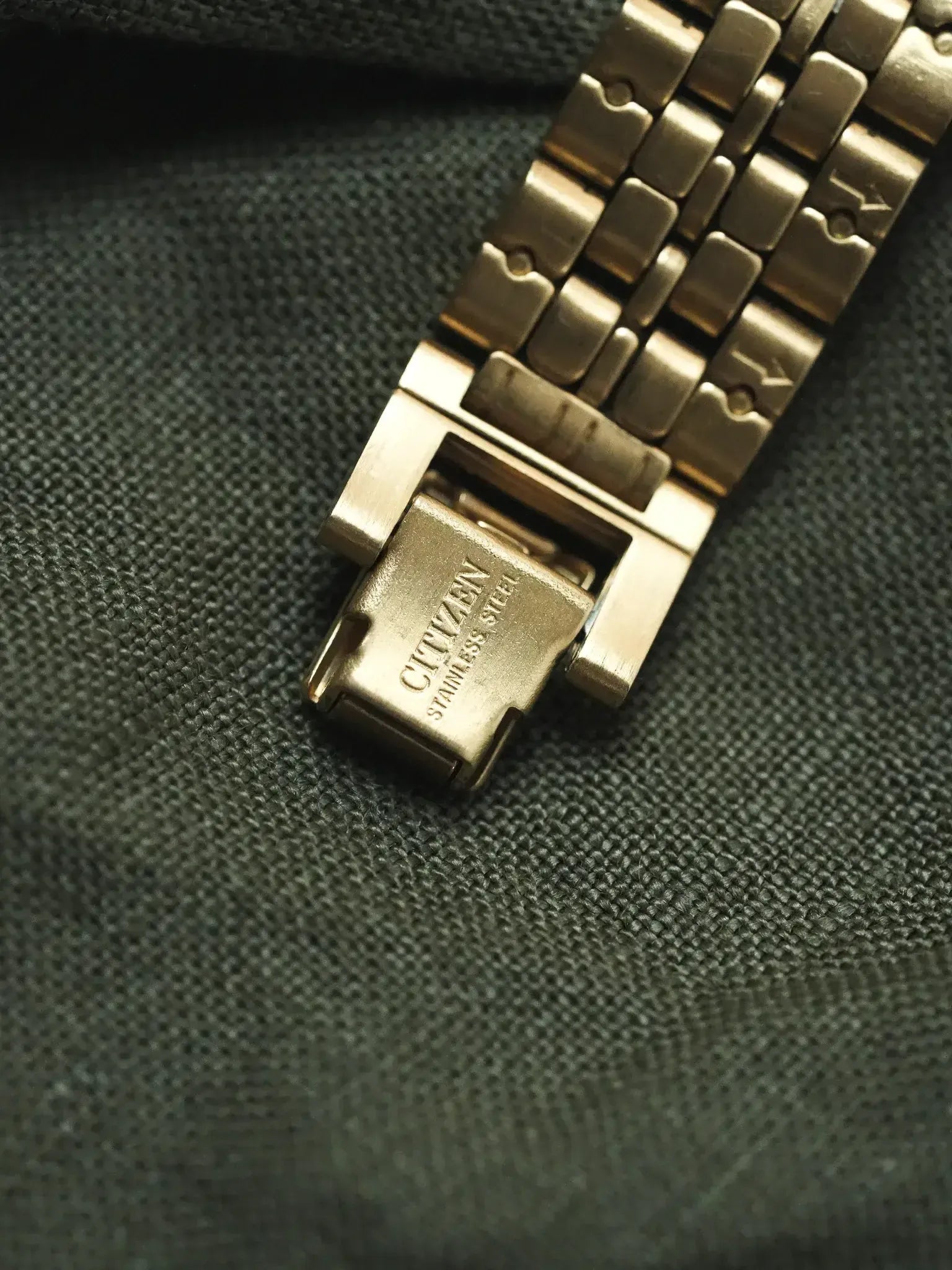 Citizen - Maille Or Cadran Or Date - 1990s - Atelier Victor