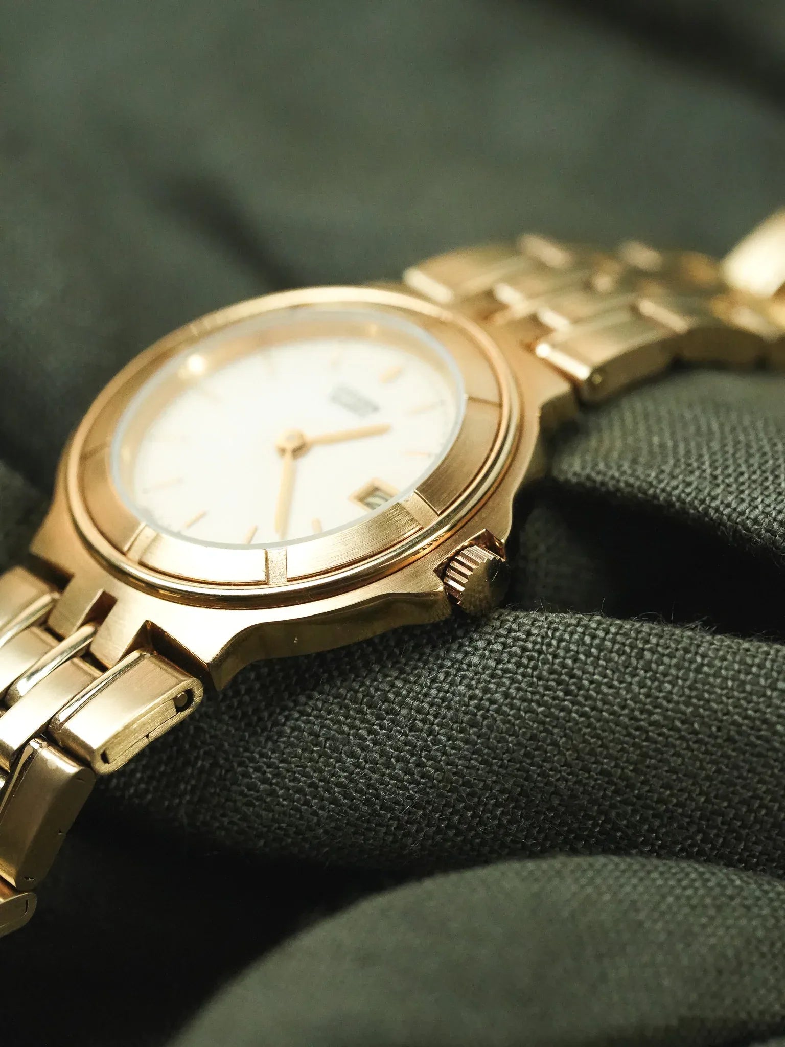 Citizen - Maille Or Cadran Or Date - 1990s - Atelier Victor - Vintage Shop