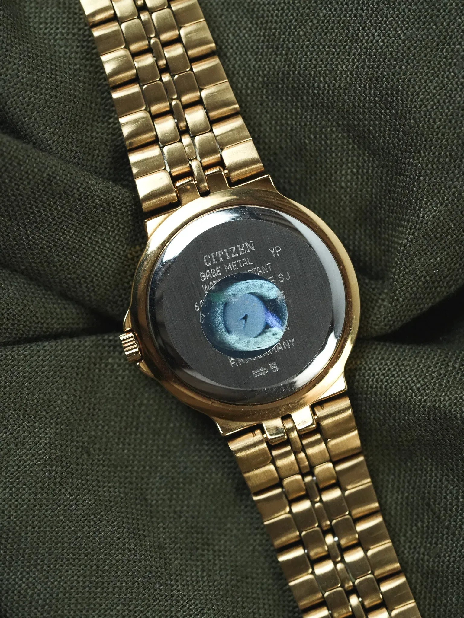 Citizen - Maille Or Cadran Or Date - 1990s - Atelier Victor - Vintage Shop