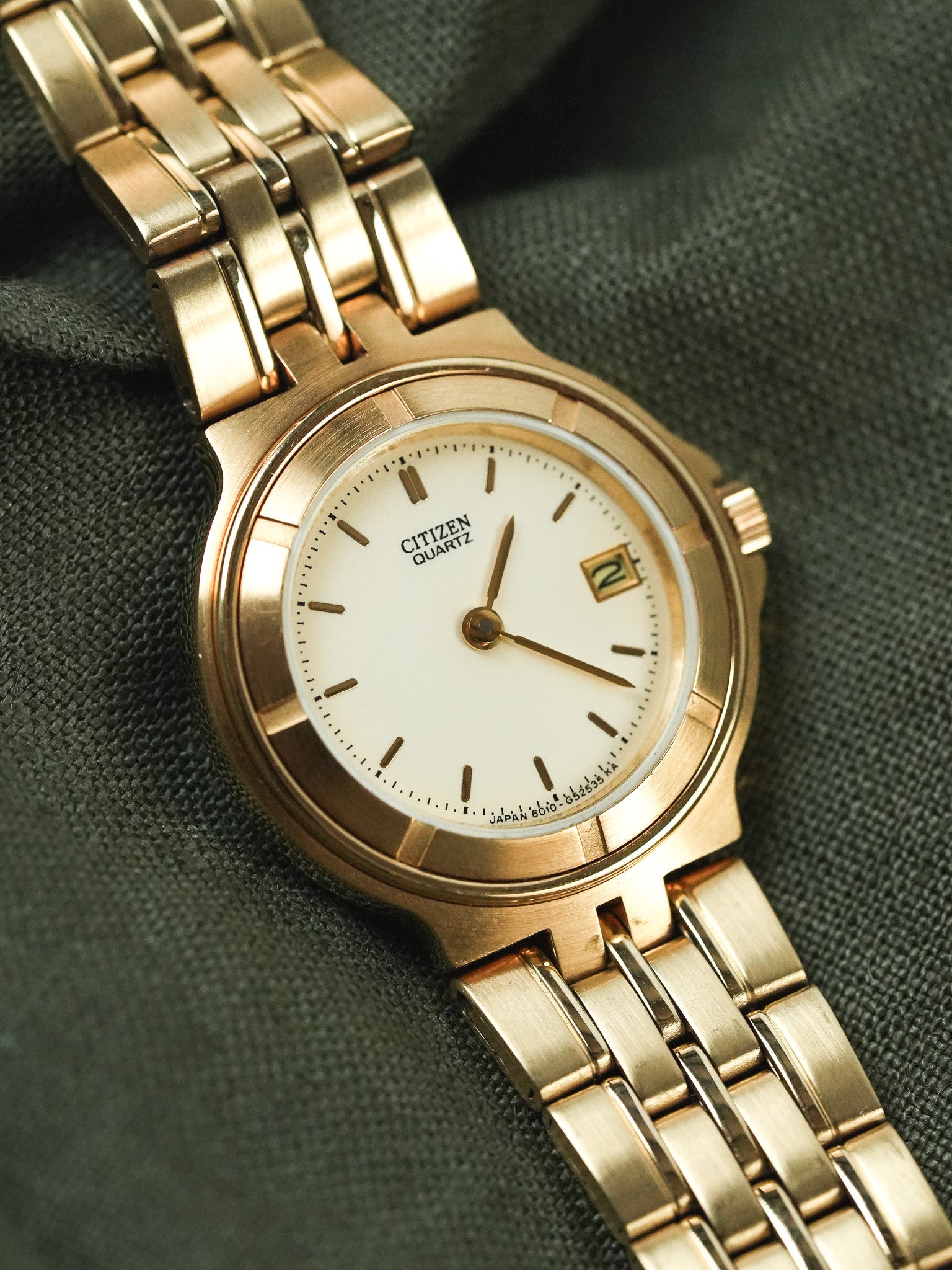 Citizen - Maille Or Cadran Or Date - 1990s - Atelier Victor - Vintage Shop