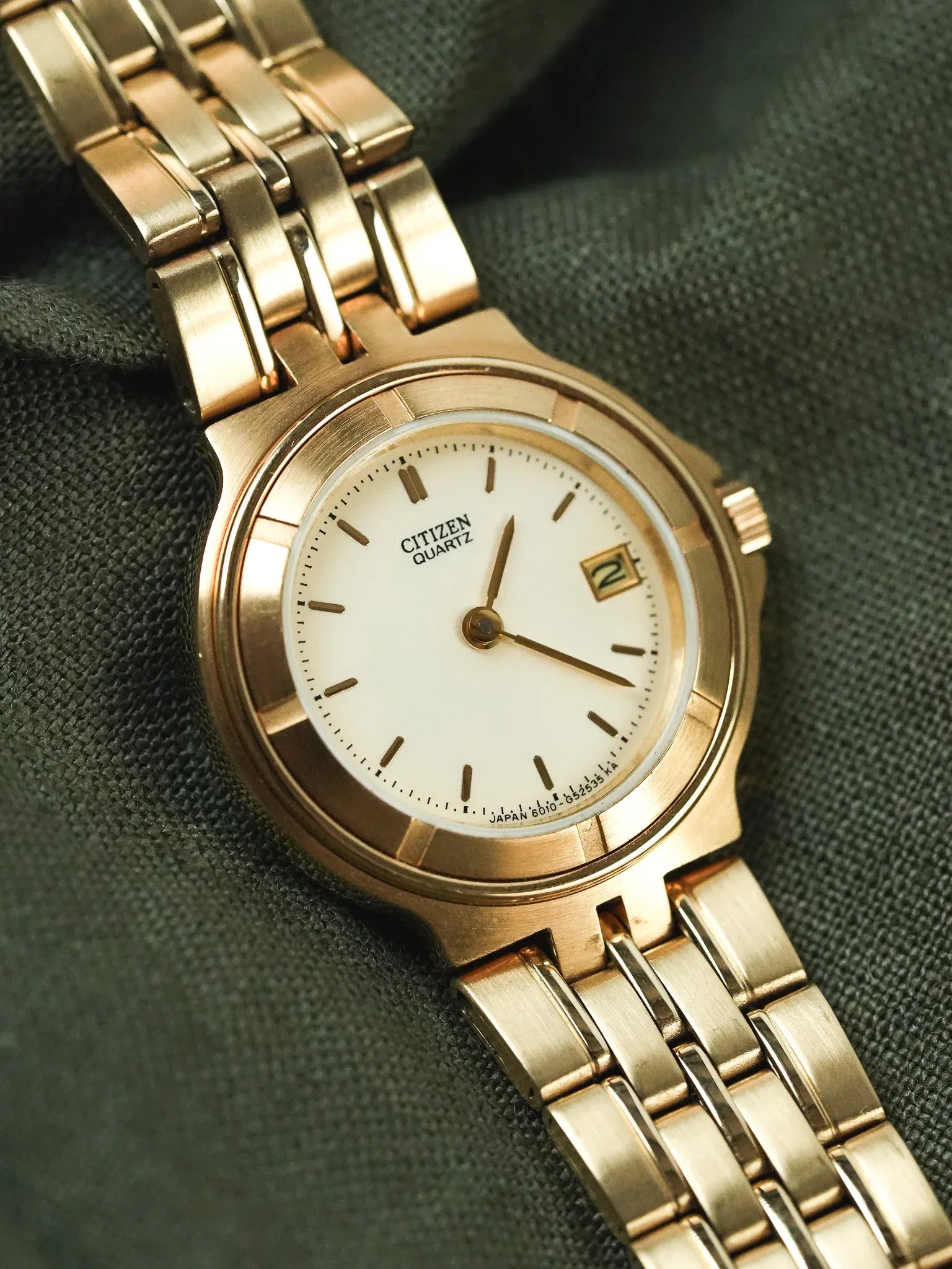Citizen - Maille Or Cadran Or Date - 1990s - Atelier Victor - Vintage Shop