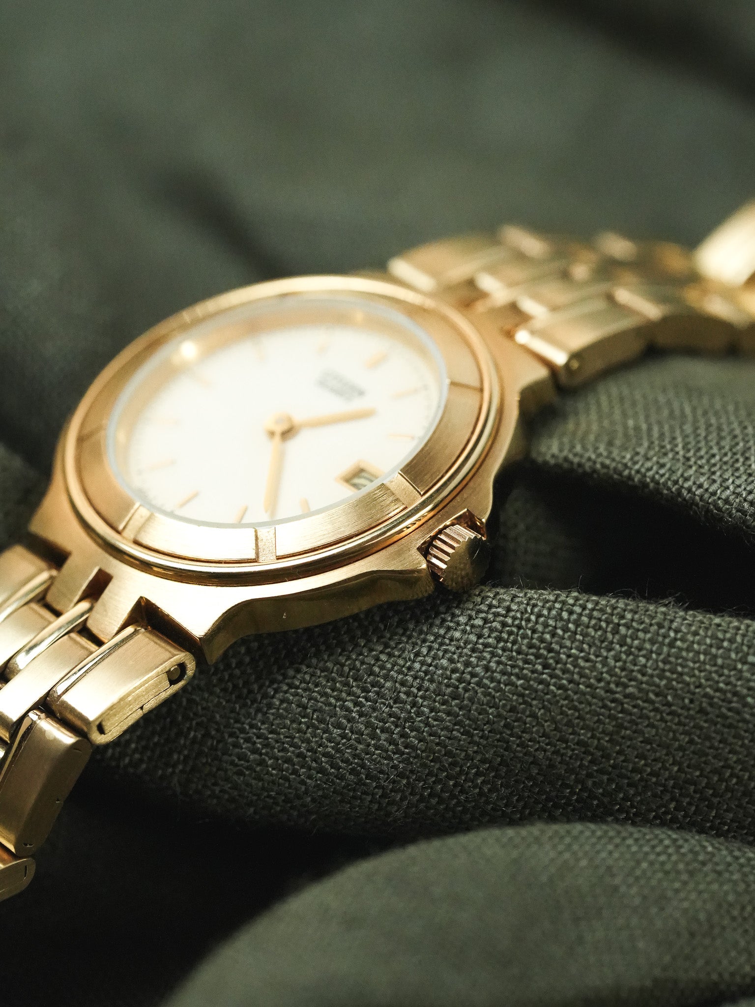 Citizen - Maille Or Cadran Or Date - 1990s - Atelier Victor - Vintage Shop