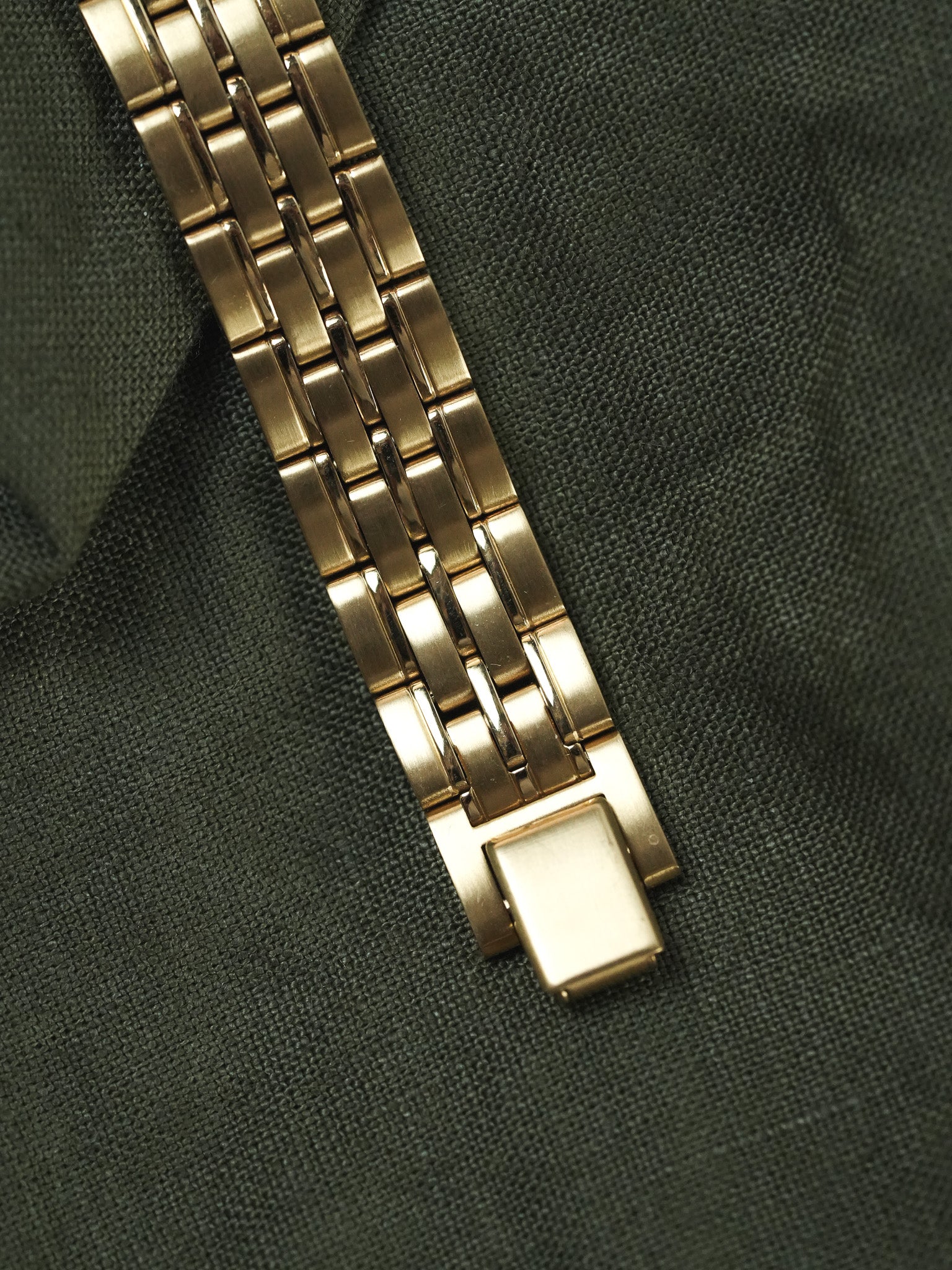 Citizen - Maille Or Cadran Or Date - 1990s - Atelier Victor - Vintage Shop