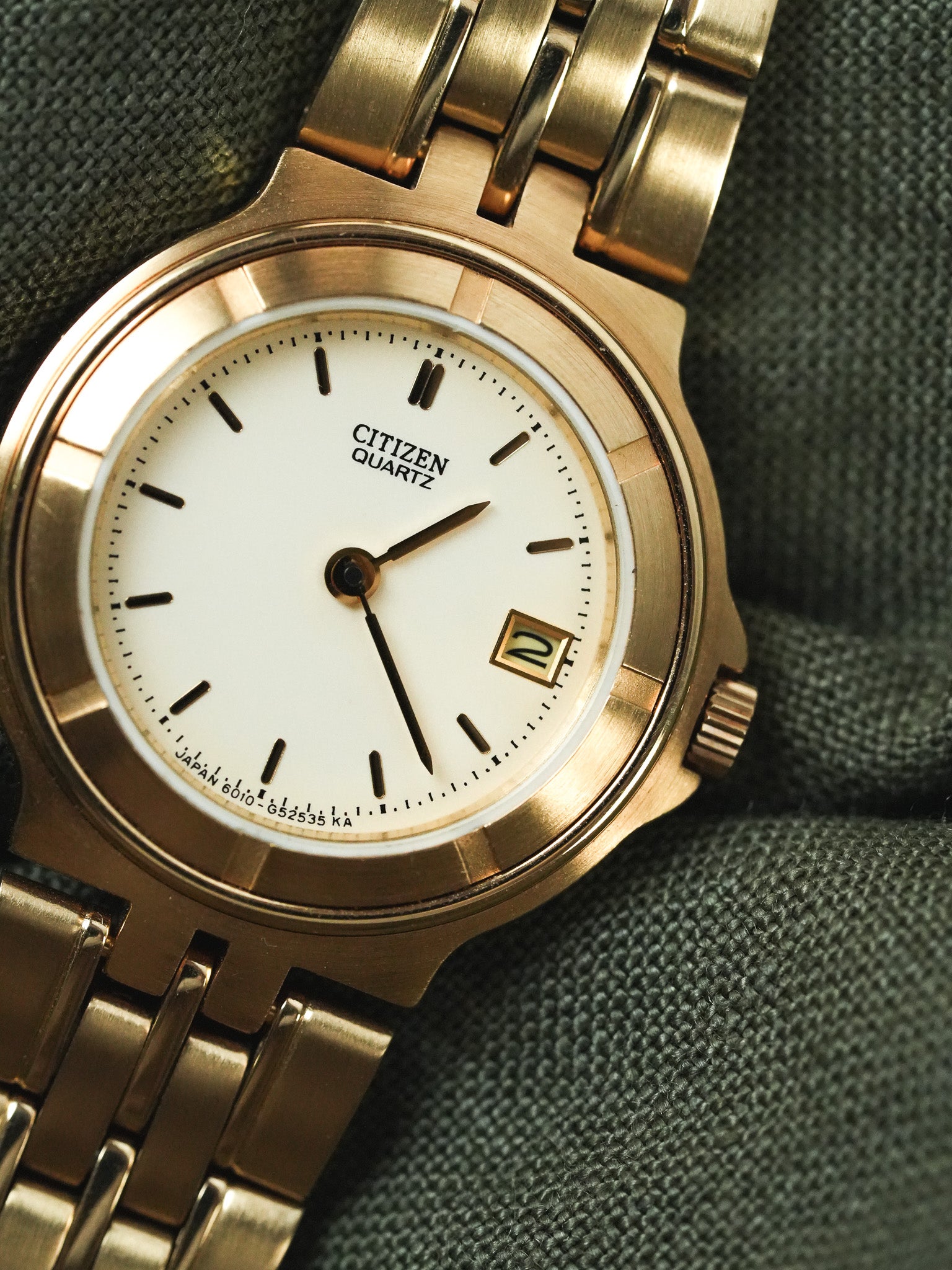 Citizen - Maille Or Cadran Or Date - 1990s - Atelier Victor - Vintage Shop