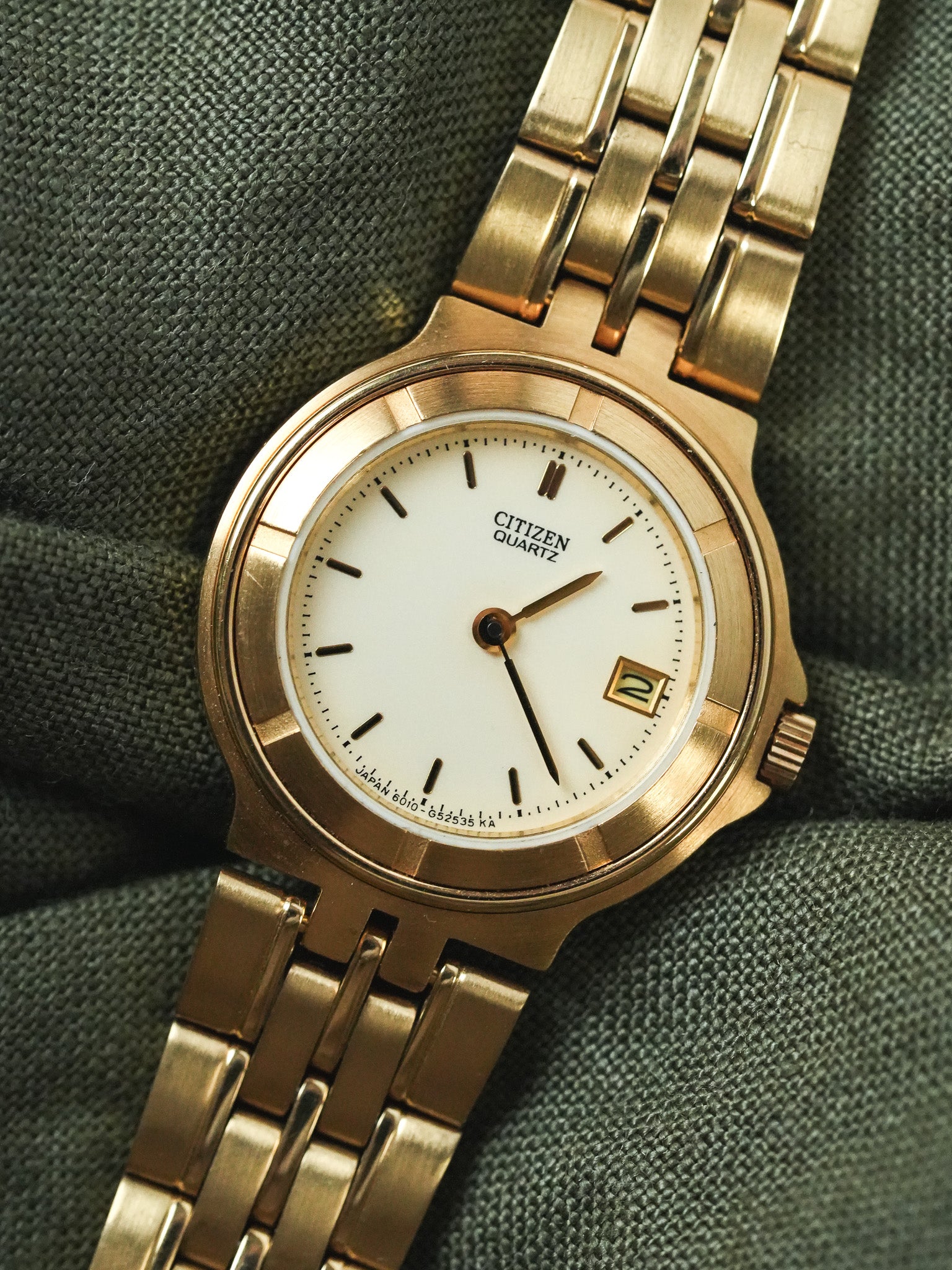 Citizen - Maille Or Cadran Or Date - 1990s - Atelier Victor - Vintage Shop