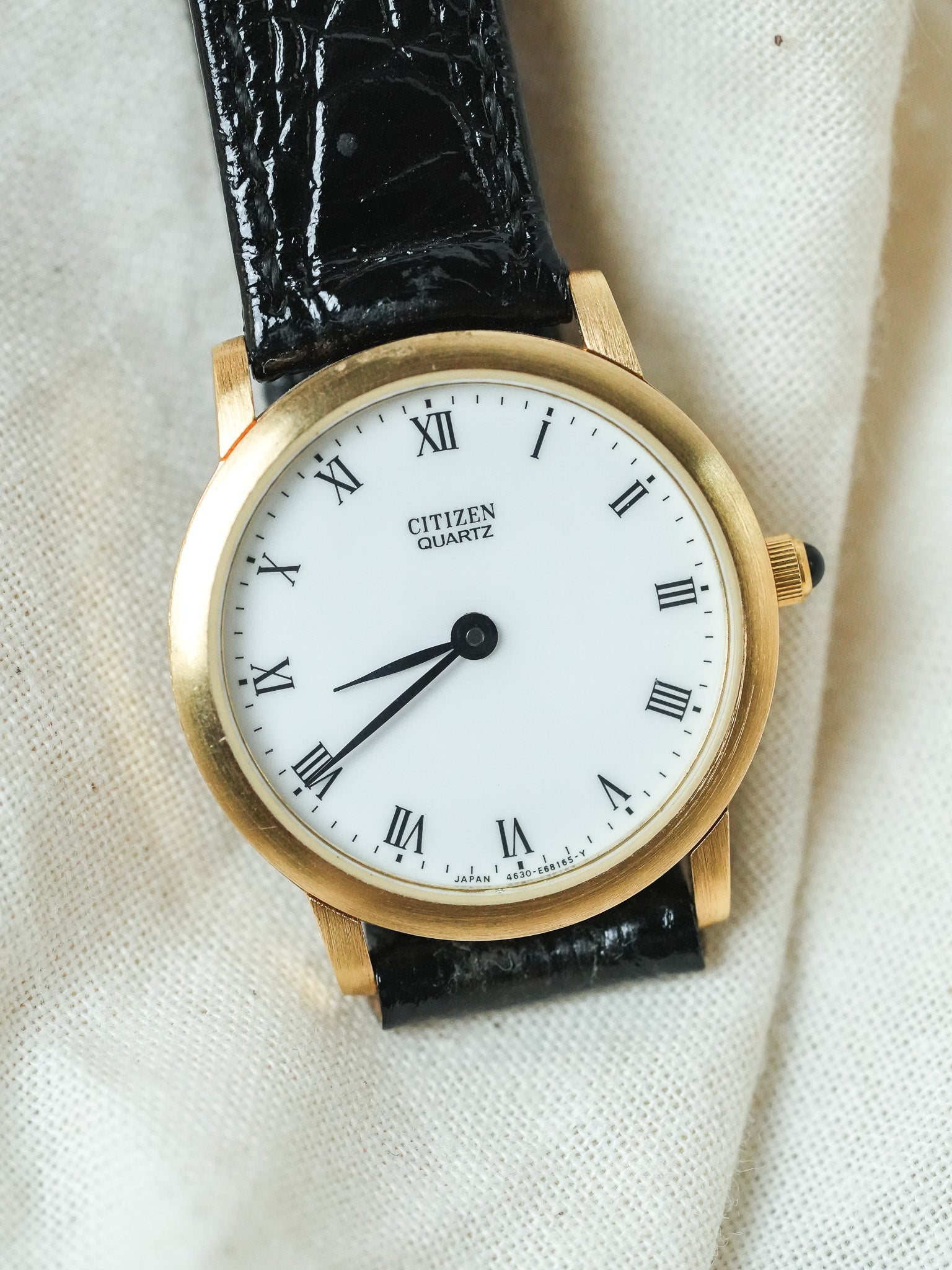 Citizen - Mini Montre habillée Cabochon Or Chiffres Romain - NOS - 1991 - Atelier Victor - Vintage Shop