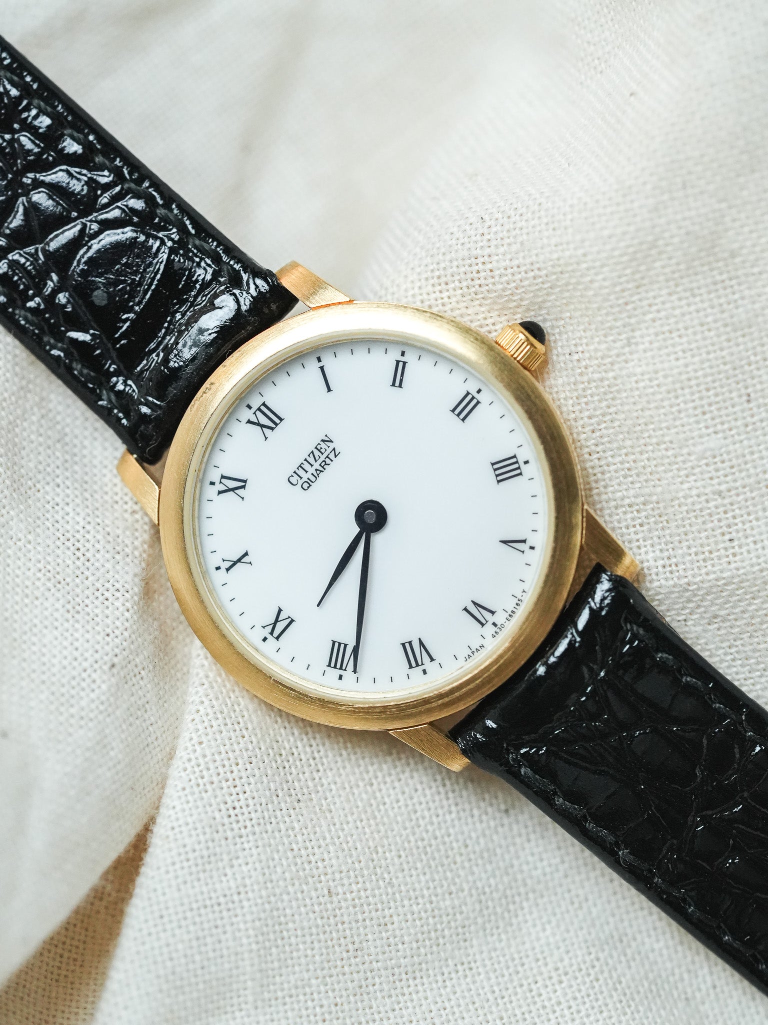 Citizen - Mini Montre habillée Cabochon Or Chiffres Romain - NOS - 1991 - Atelier Victor - Vintage Shop