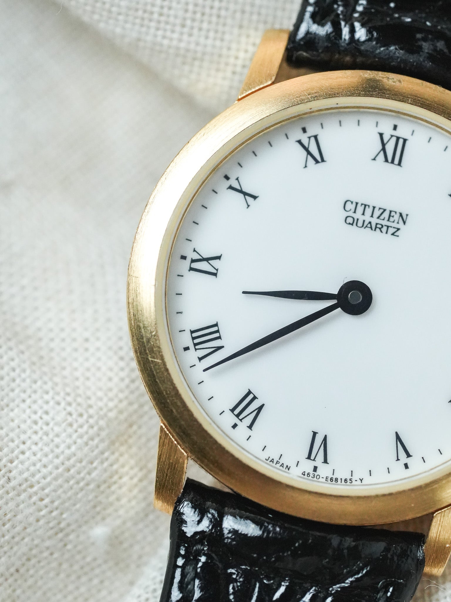 Citizen - Mini Montre habillée Cabochon Or Chiffres Romain - NOS - 1991 - Atelier Victor - Vintage Shop