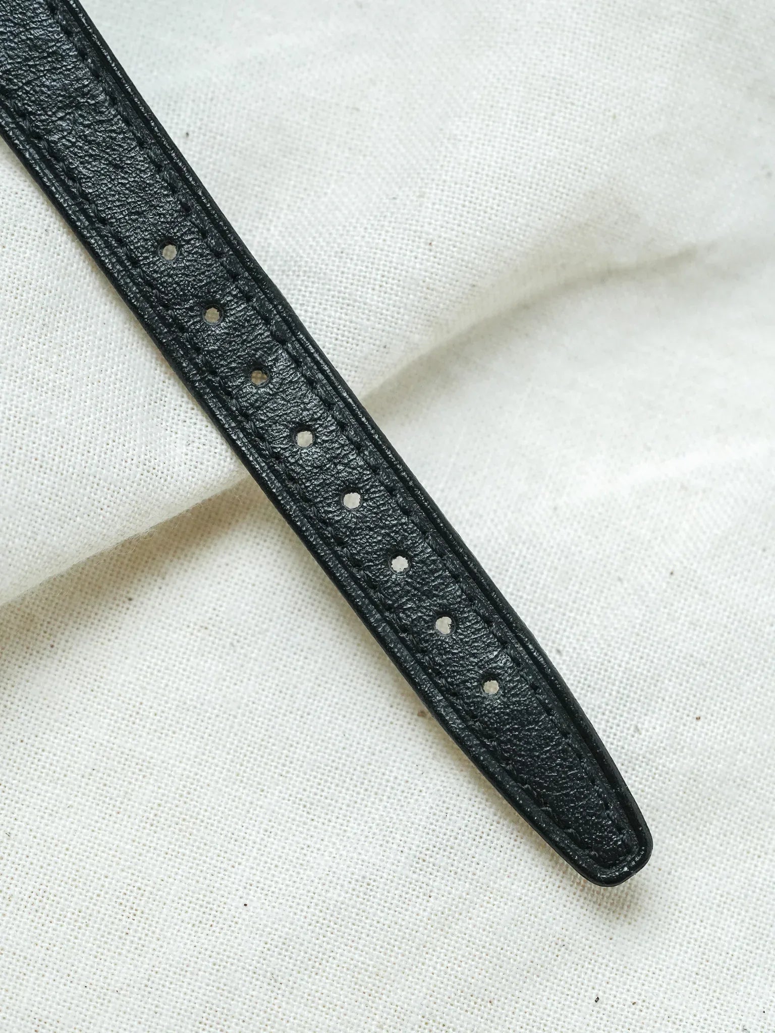 Citizen - Mini Tank PVD Noir Cadran blanc tapissé Dorures Or - NOS - 1980s - Atelier Victor