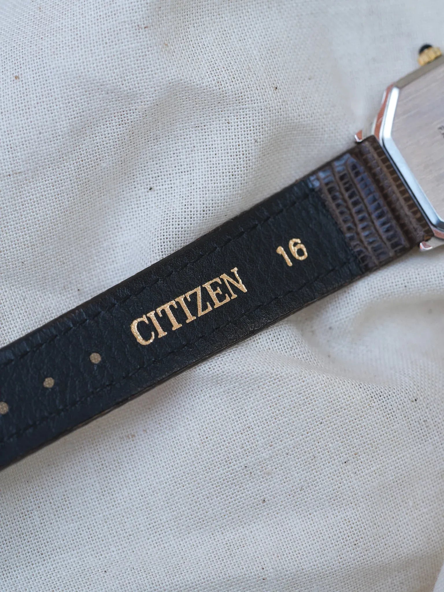 Citizen - Octogonale Bicolore Cadran Or - NOS - 1982 - Atelier Victor