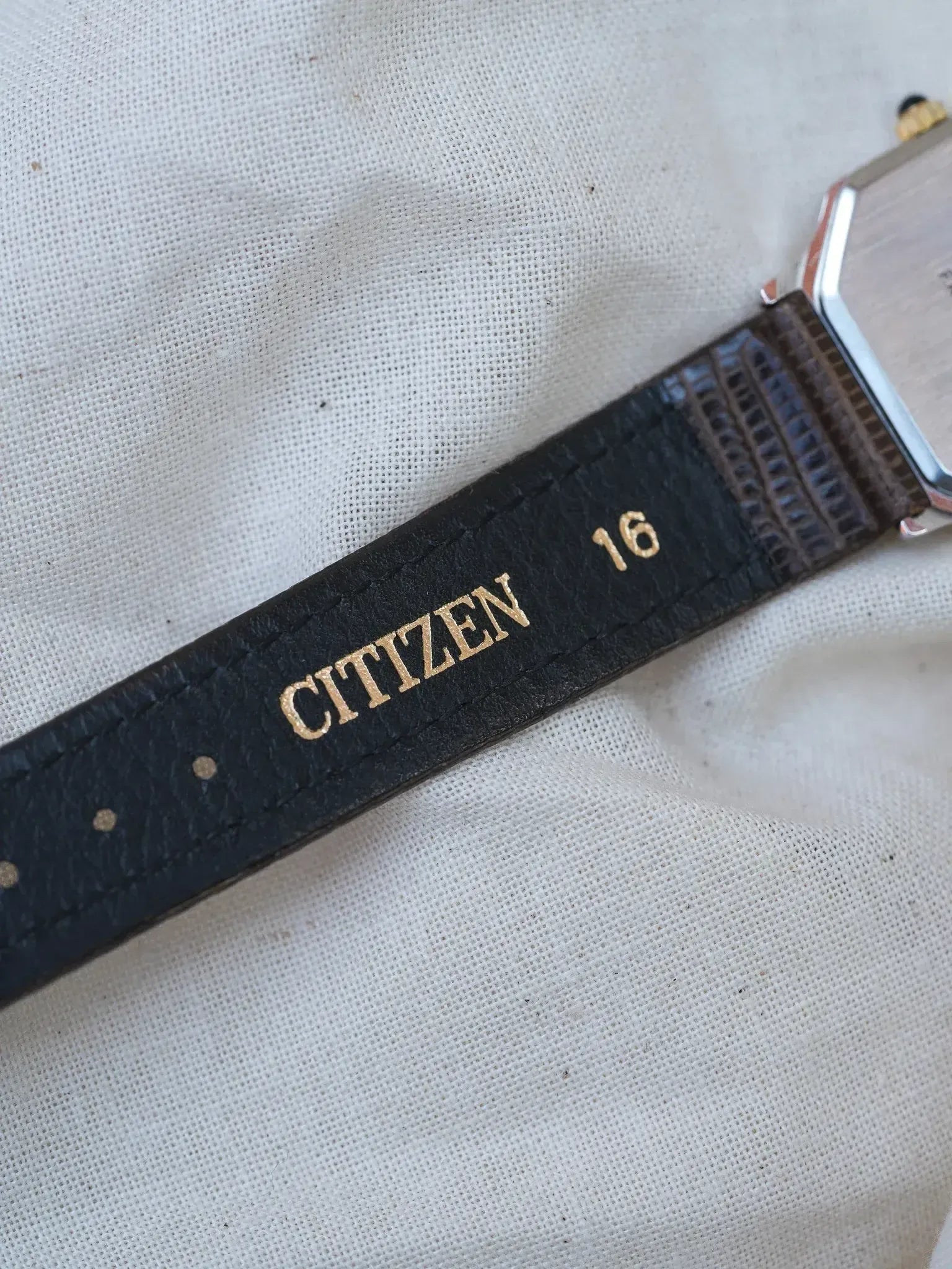 Citizen - Octogonale Bicolore Cadran Or - NOS - 1982 - Atelier Victor