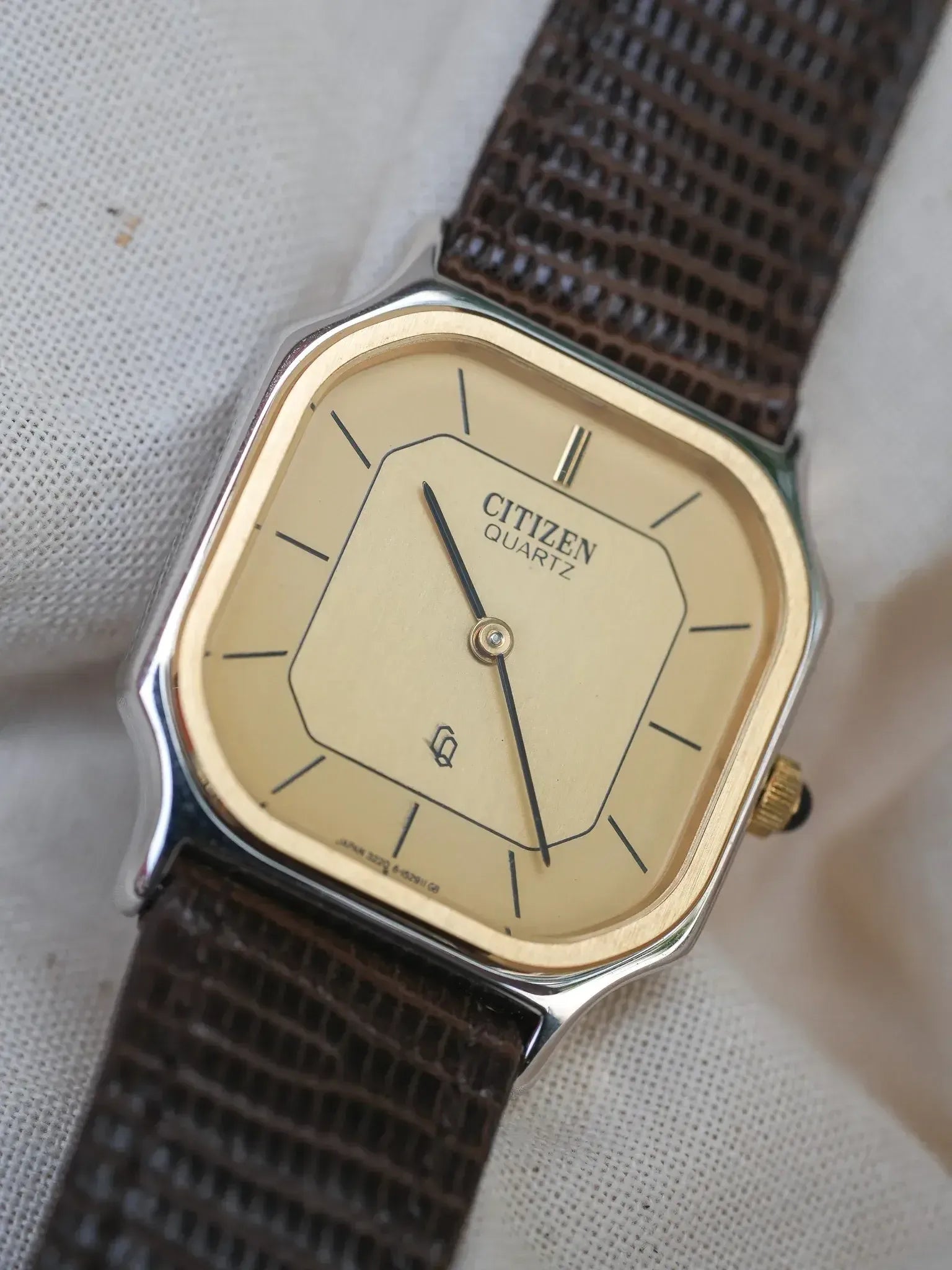Citizen - Octogonale Bicolore Cadran Or - NOS - 1982 - Atelier Victor