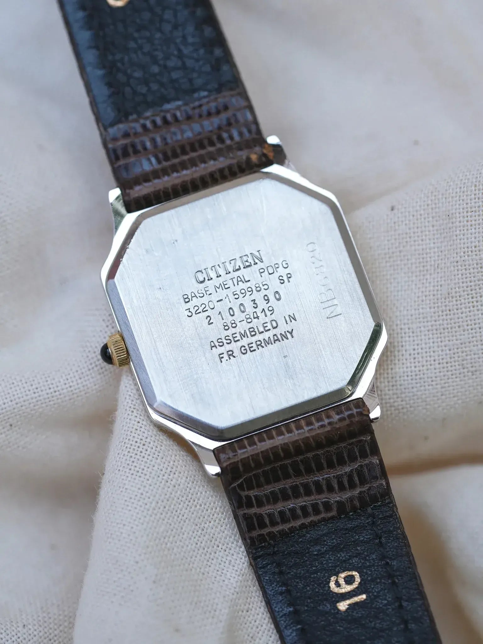 Citizen - Octogonale Bicolore Cadran Or - NOS - 1982 - Atelier Victor