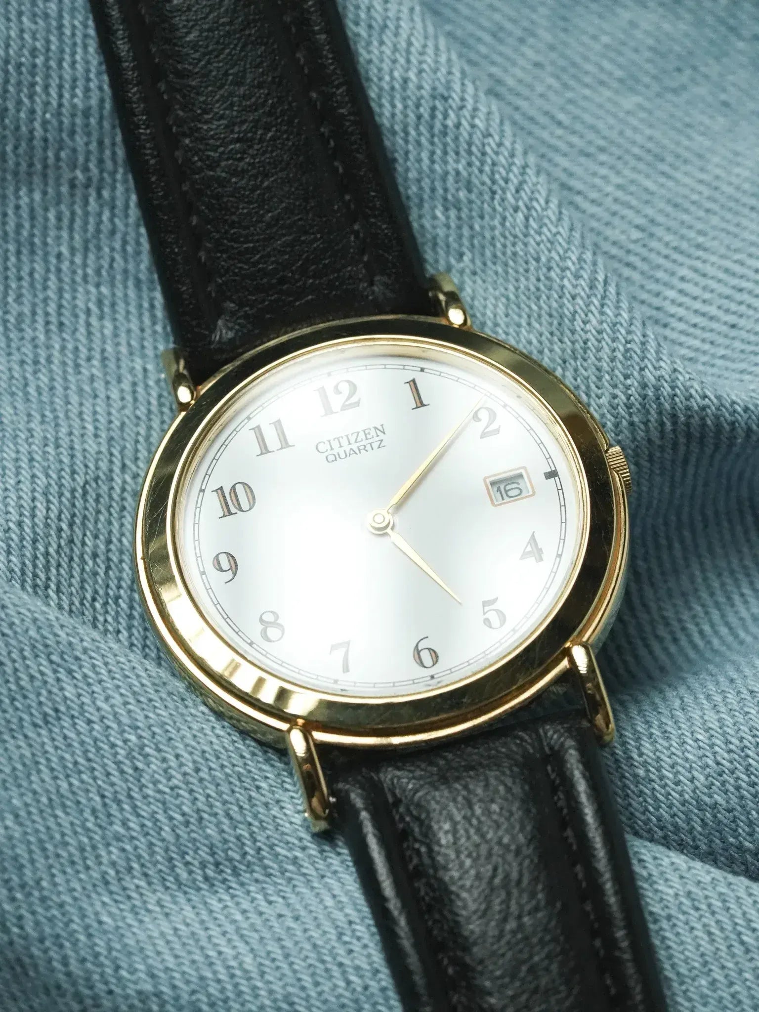 Citizen - Ronde Or cadran blanc date 3H - 1992 - Atelier Victor