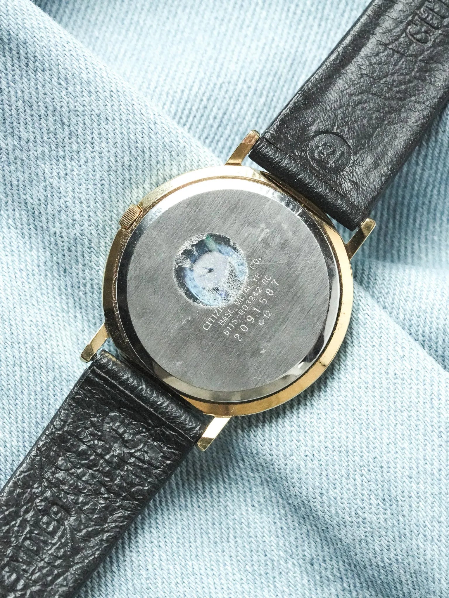 Citizen - Ronde Or cadran blanc date 3H - 1992 - Atelier Victor