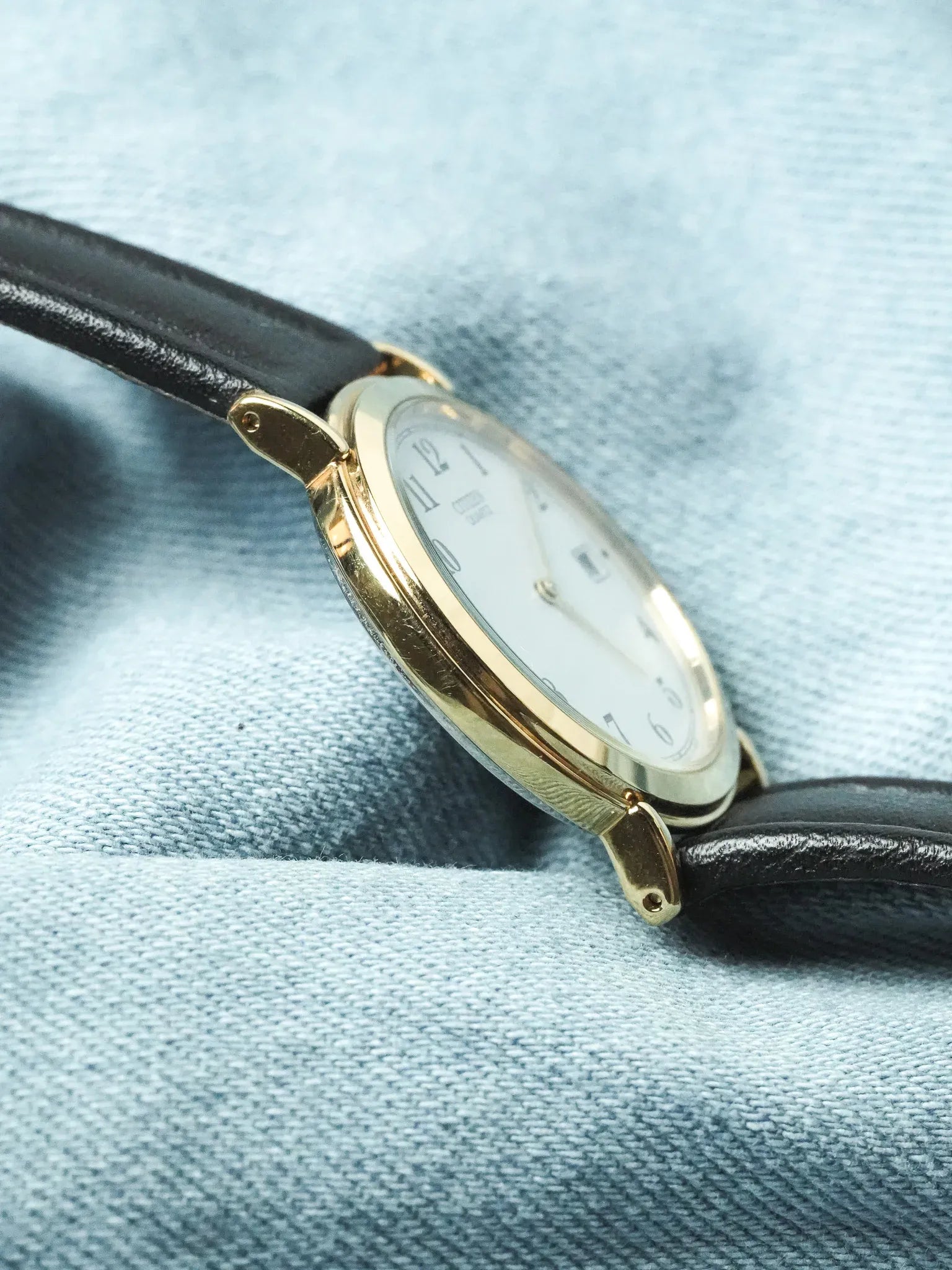 Citizen - Ronde Or cadran blanc date 3H - 1992 - Atelier Victor - Vintage Shop