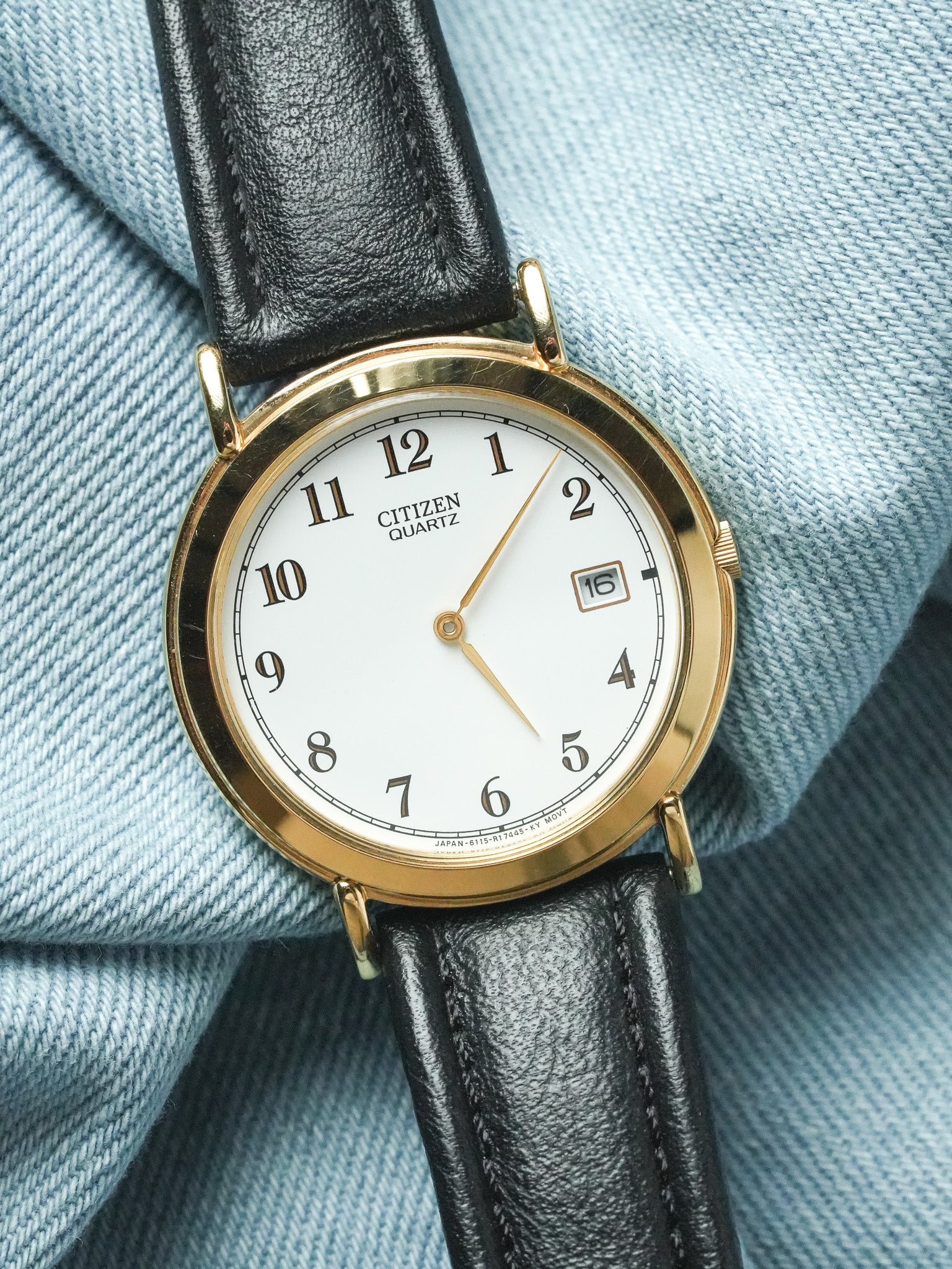 Citizen - Ronde Or cadran blanc date 3H - 1992 - Atelier Victor - Vintage Shop