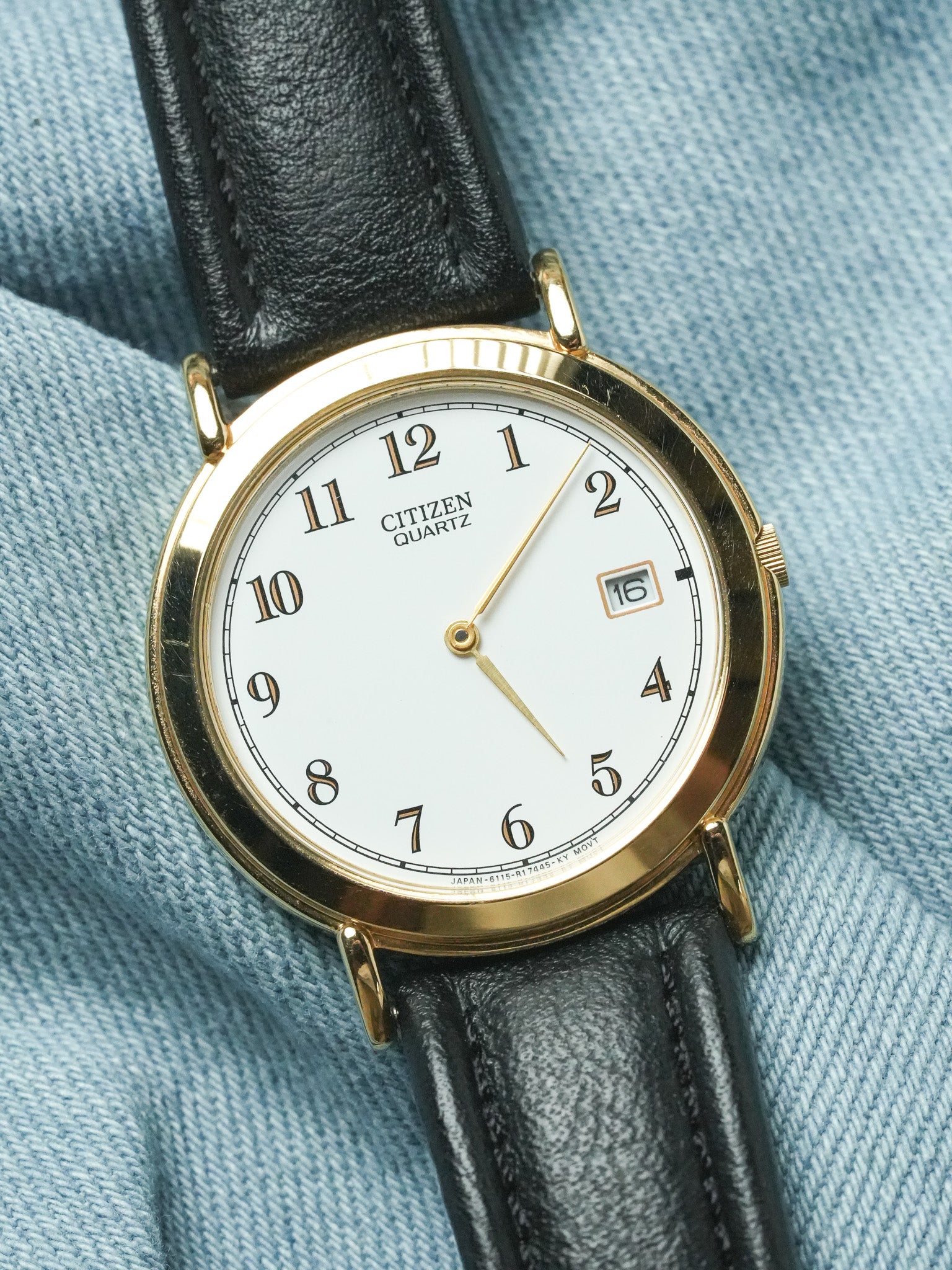 Citizen - Ronde Or cadran blanc date 3H - 1992 - Atelier Victor - Vintage Shop