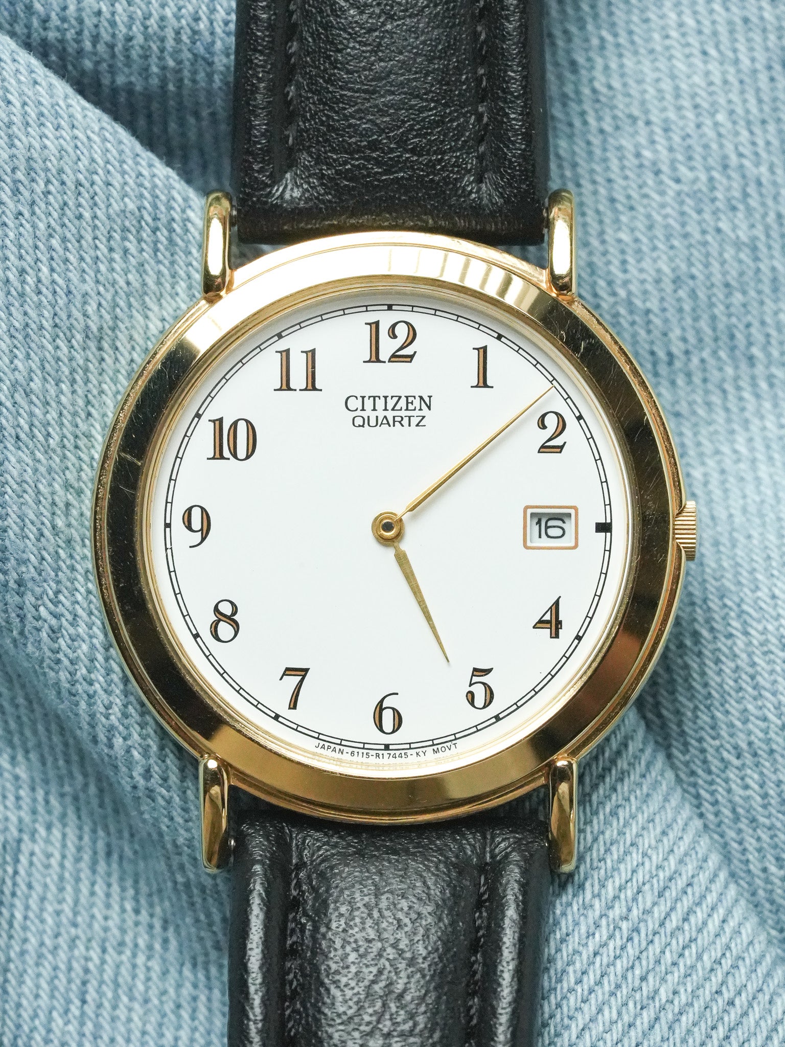 Citizen - Ronde Or cadran blanc date 3H - 1992 - Atelier Victor - Vintage Shop