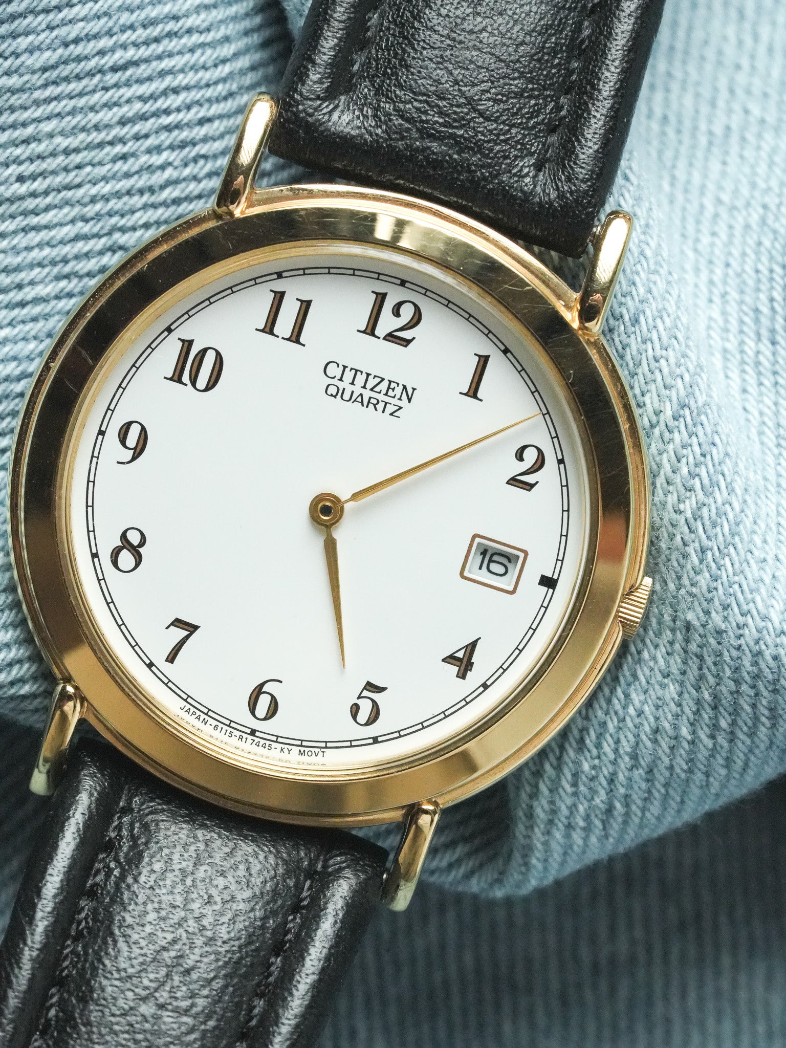 Citizen - Ronde Or cadran blanc date 3H - 1992 - Atelier Victor - Vintage Shop