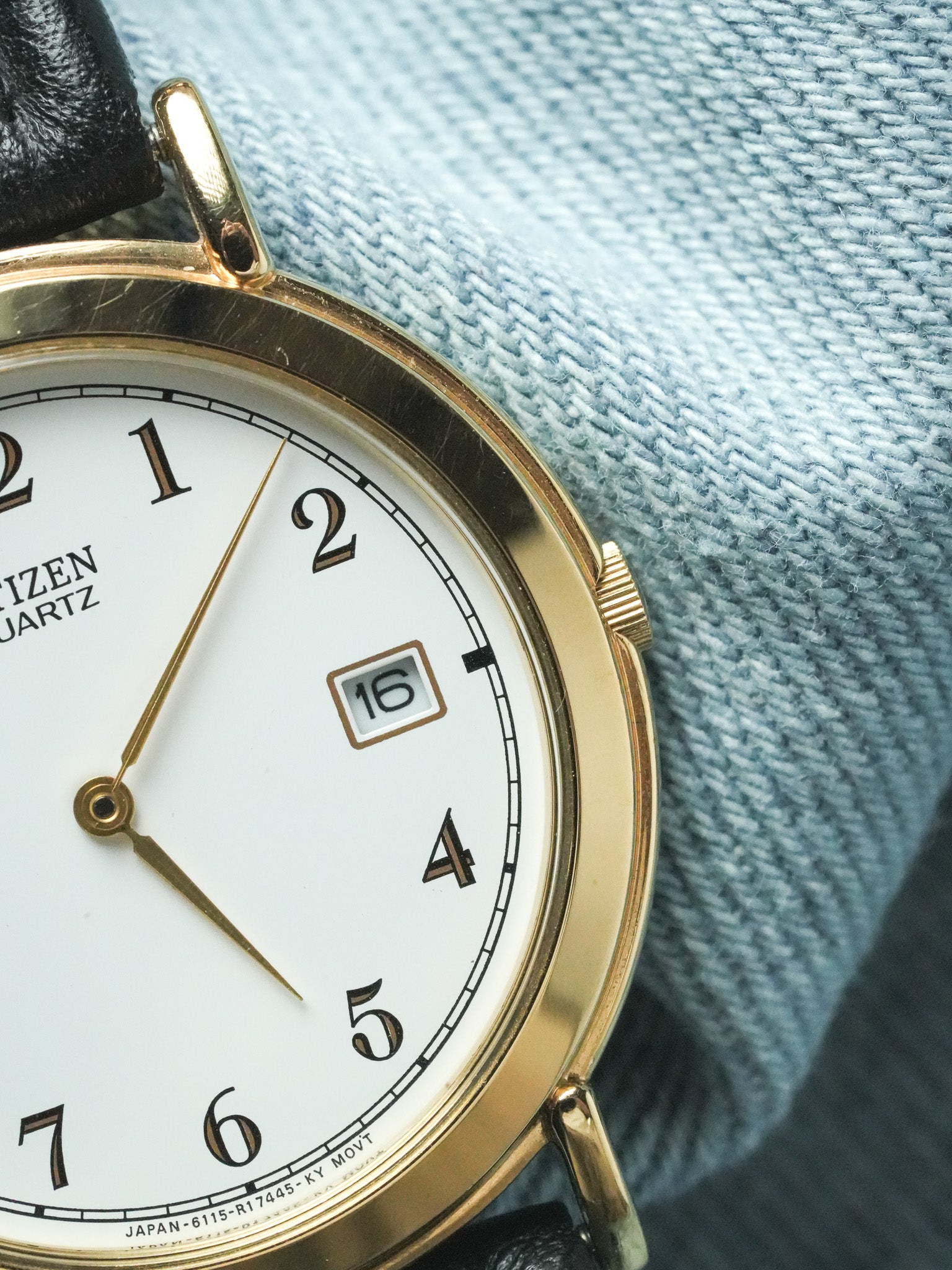 Citizen - Ronde Or cadran blanc date 3H - 1992 - Atelier Victor - Vintage Shop