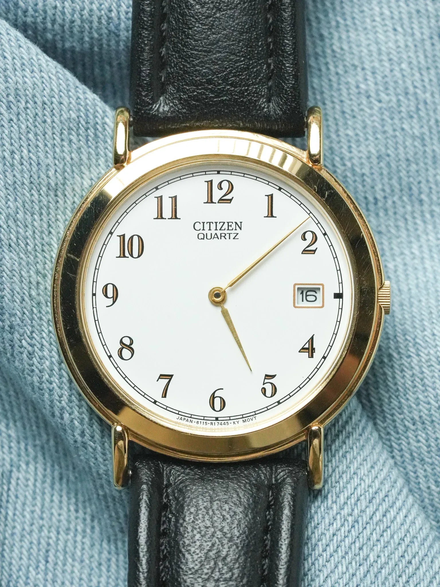 Citizen - Ronde Or cadran blanc date 3H - 1992 - Atelier Victor - Vintage Shop