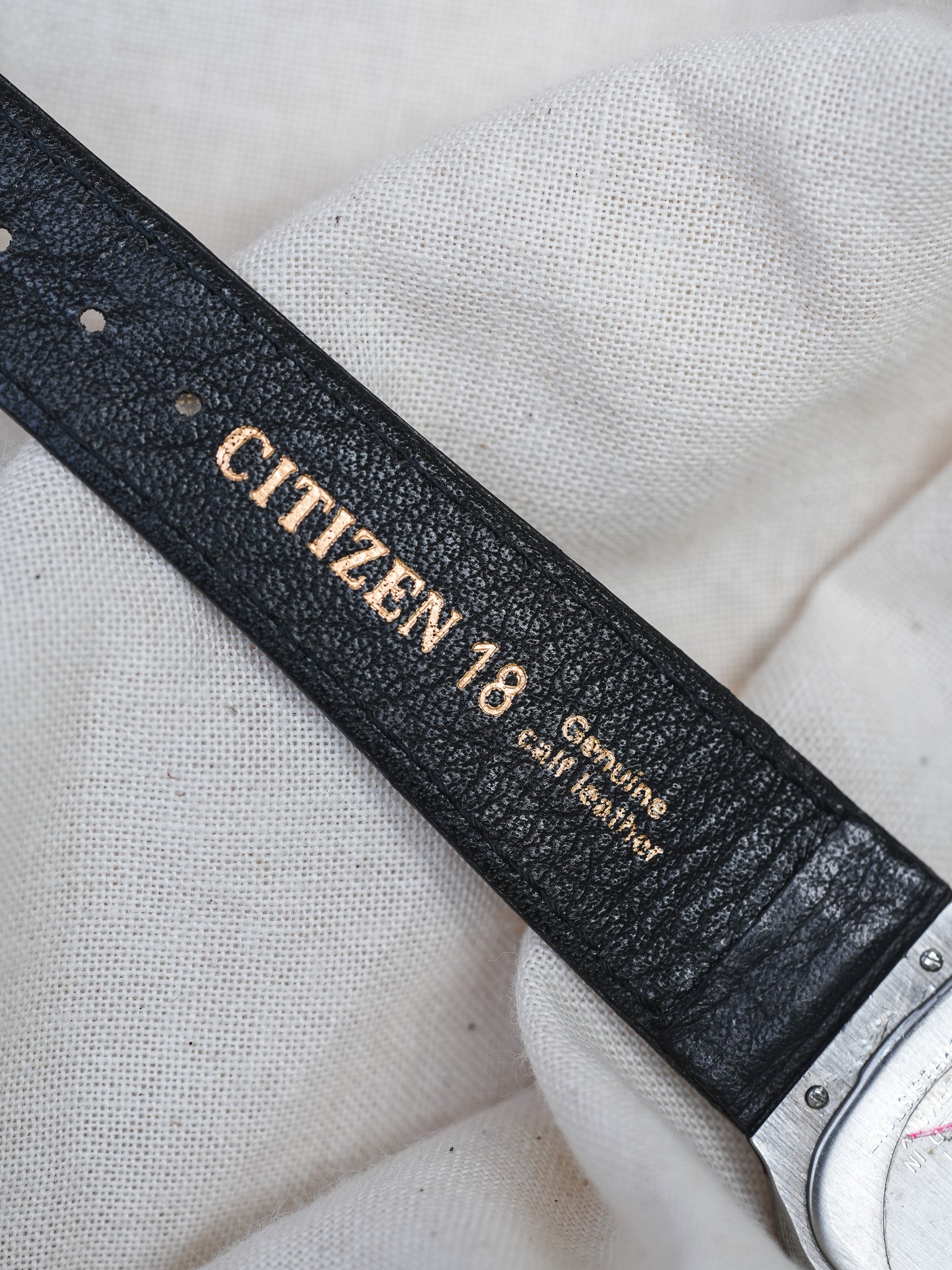 Citizen - Tank Acier Lunette or date 6h - NOS - 1985 - Atelier Victor - Vintage Shop