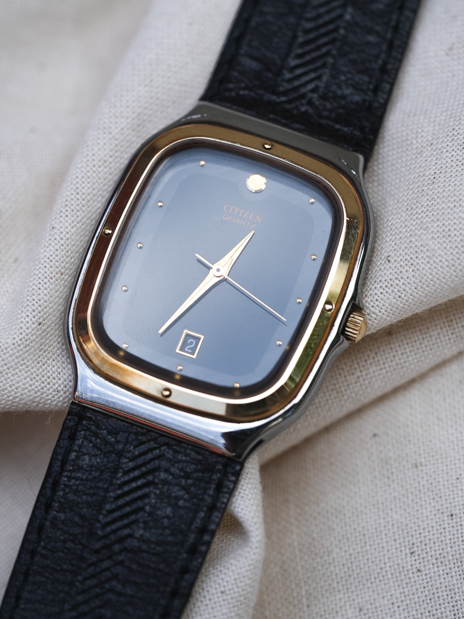 Citizen - Tank Acier Lunette or date 6h - NOS - 1985 - Atelier Victor - Vintage Shop