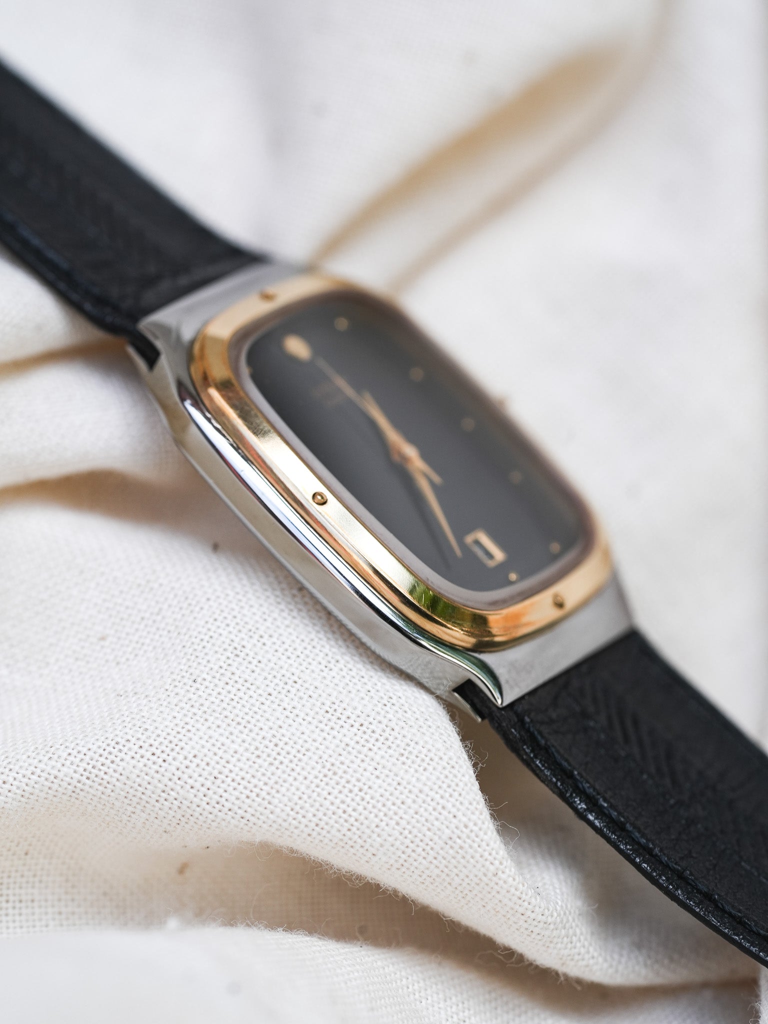 Citizen - Tank Acier Lunette or date 6h - NOS - 1985 - Atelier Victor - Vintage Shop