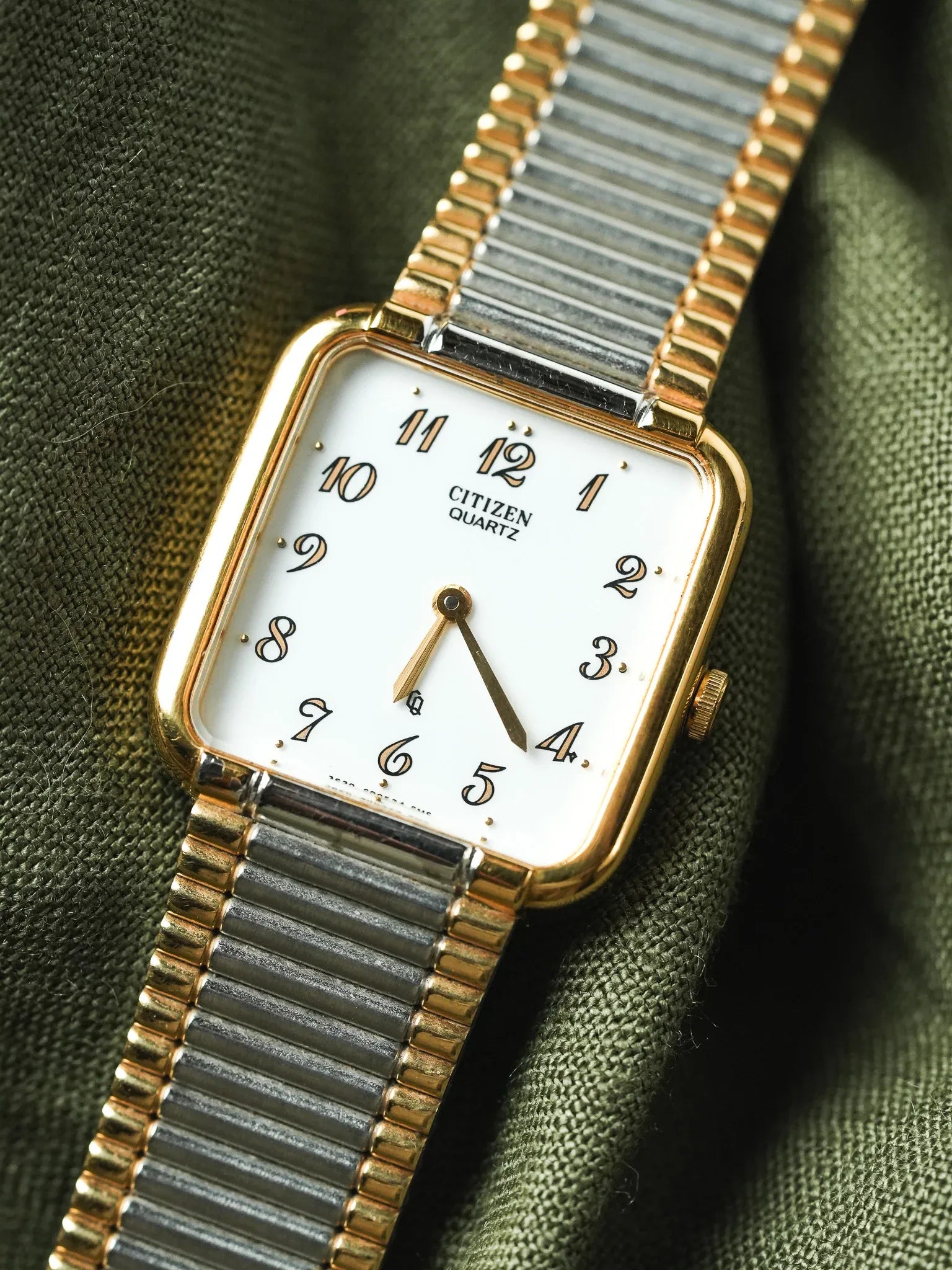 Citizen - Tank bracelet intégré acier or - NOS - 1990s - Atelier Victor - Vintage Shop