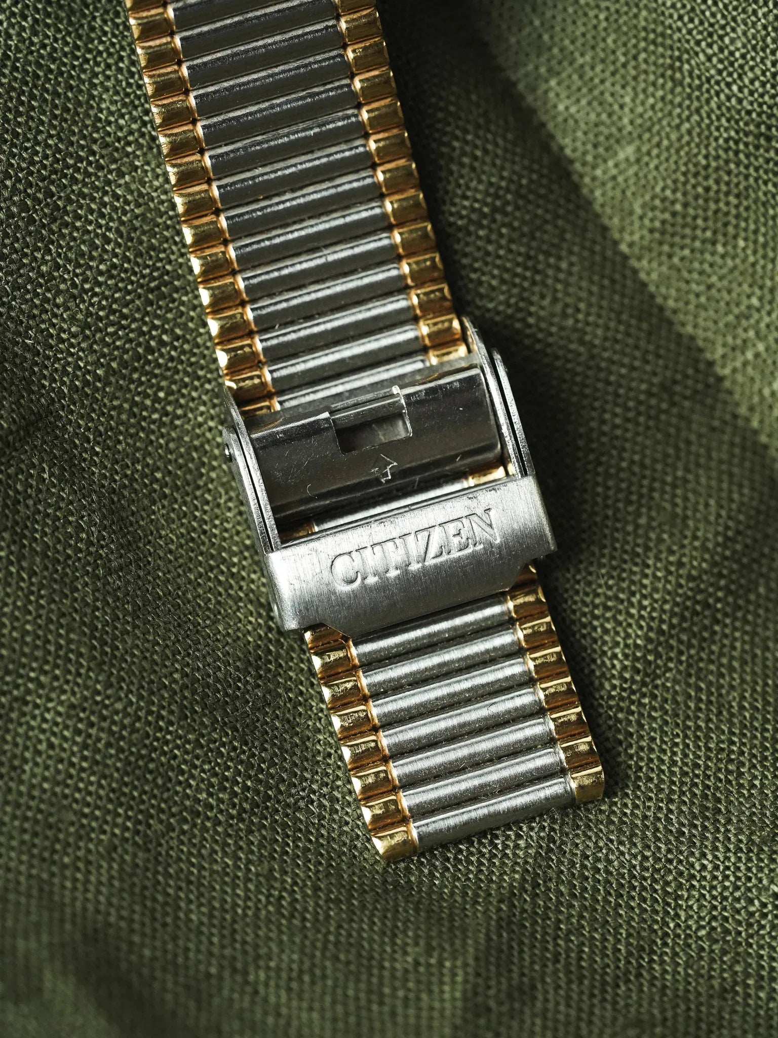 Citizen - Tank bracelet intégré acier or - NOS - 1990s - Atelier Victor - Vintage Shop