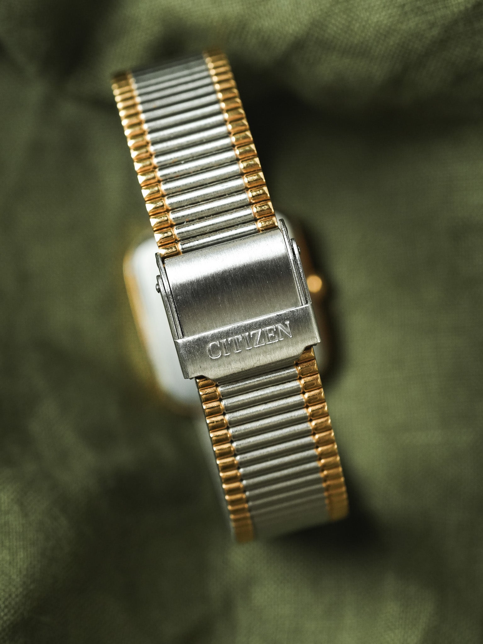 Citizen - Tank bracelet intégré acier or - NOS - 1990s - Atelier Victor - Vintage Shop