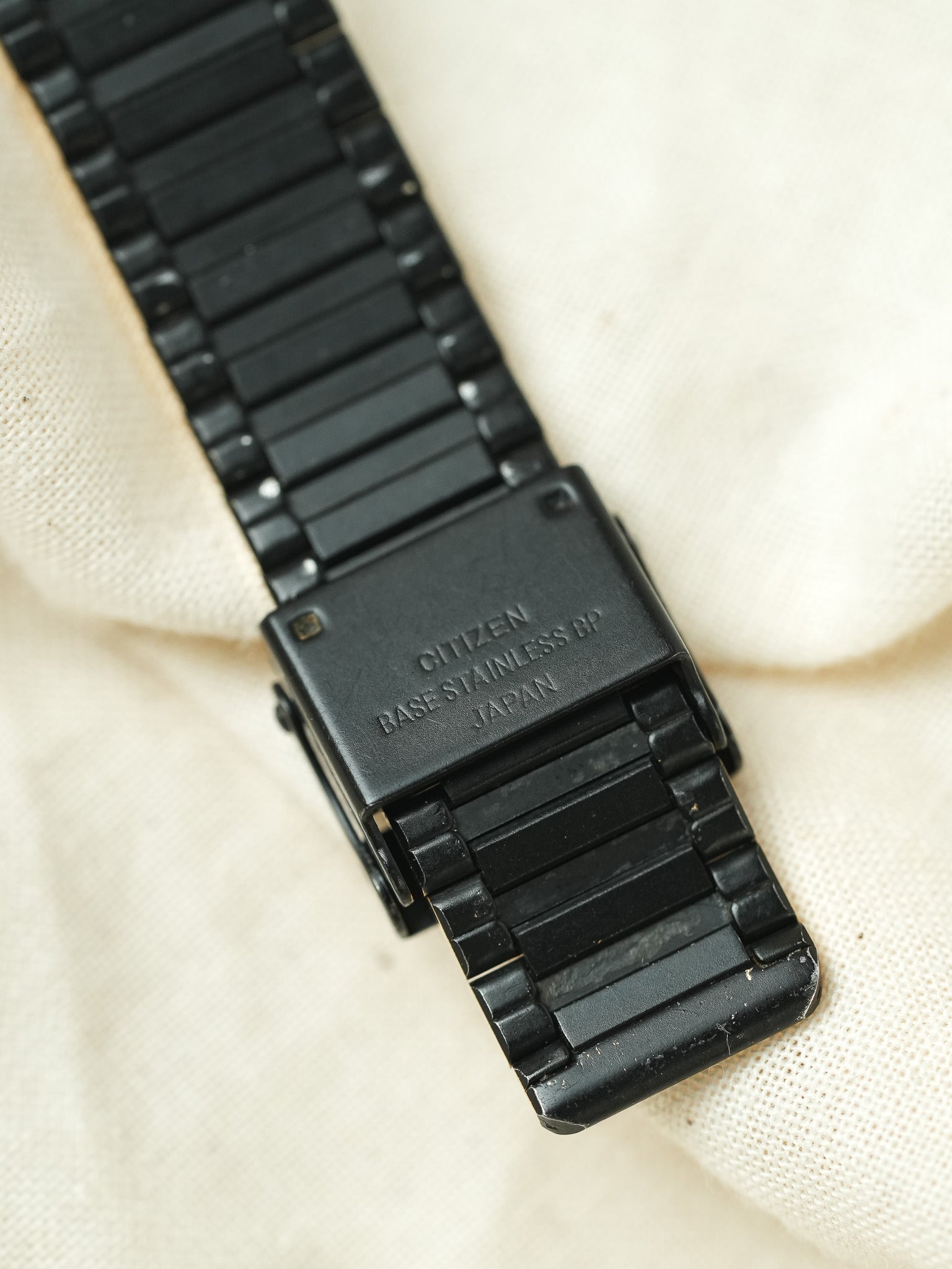 Citizen - Tank PVD noir OR - 1985 - Atelier Victor - Vintage Shop