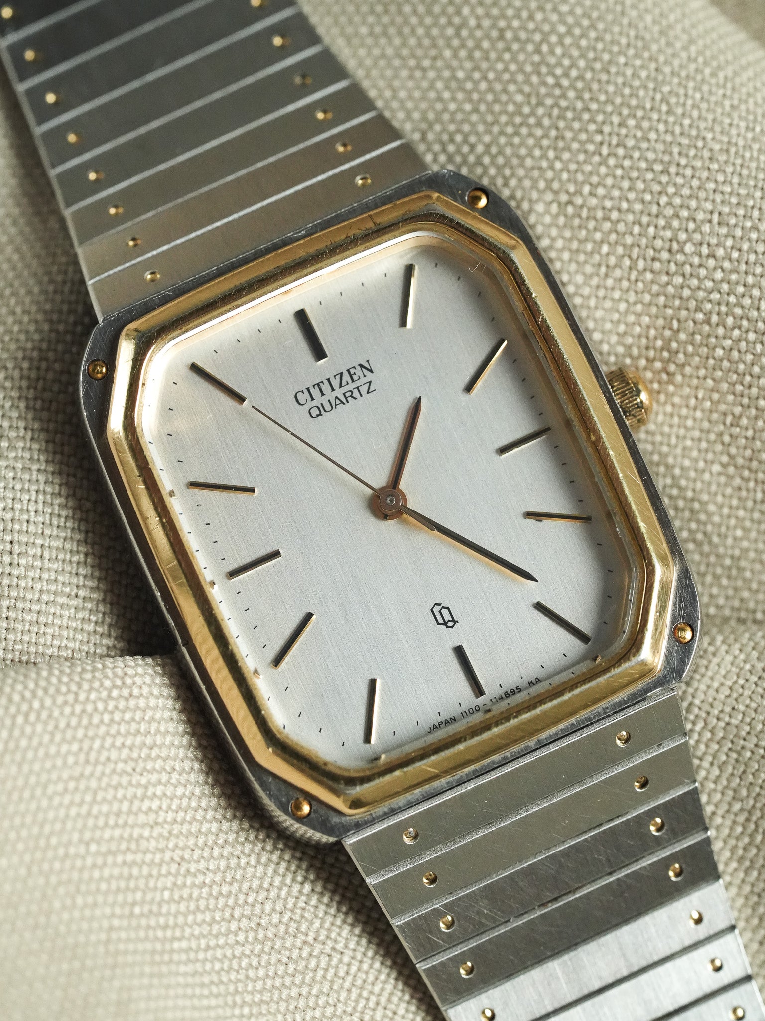 Citizen - Tank Royal Acier Or bracelet intégré - 1991 - Atelier Victor - Vintage Shop