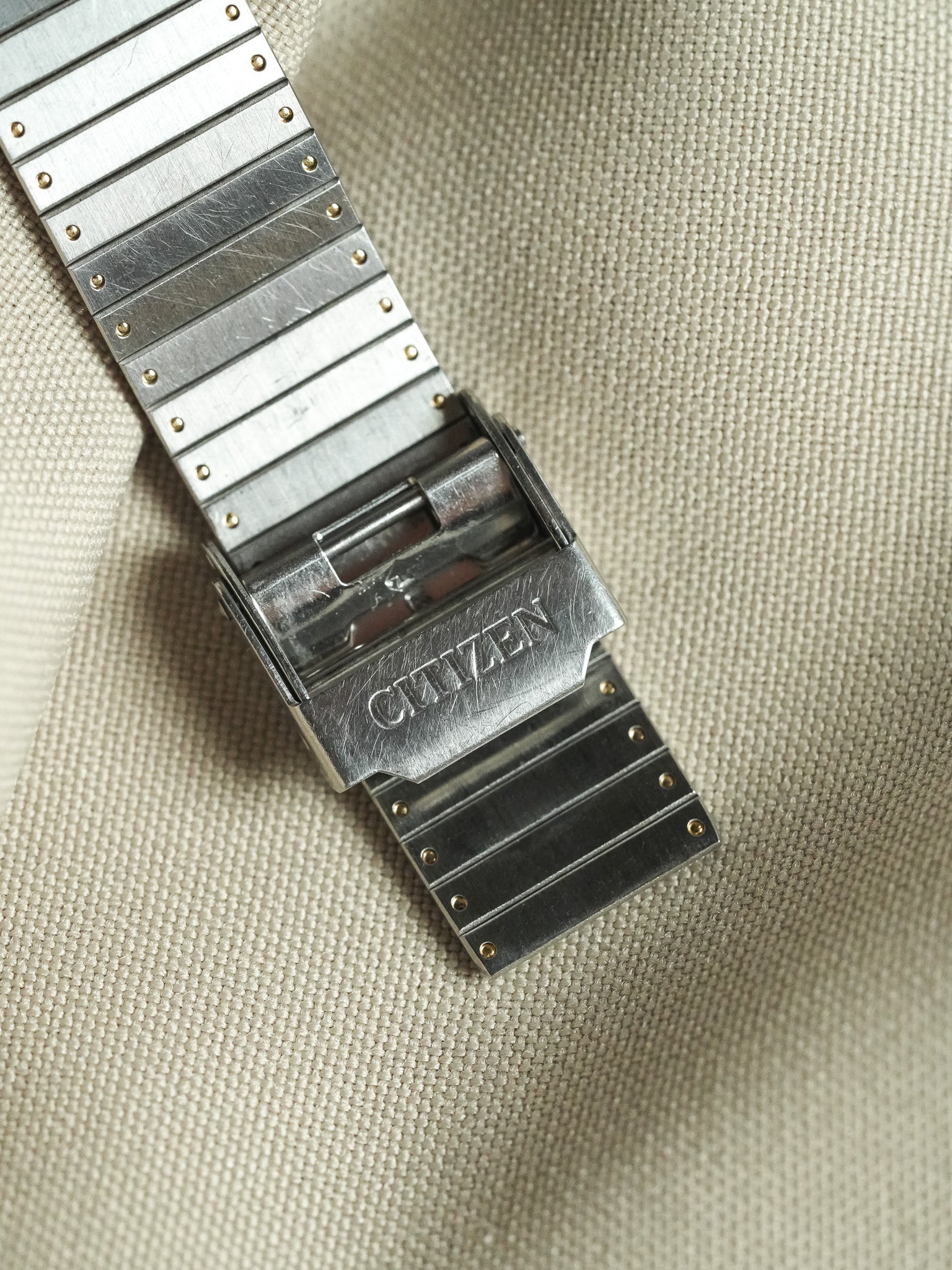Citizen - Tank Royal Acier Or bracelet intégré - 1991 - Atelier Victor - Vintage Shop