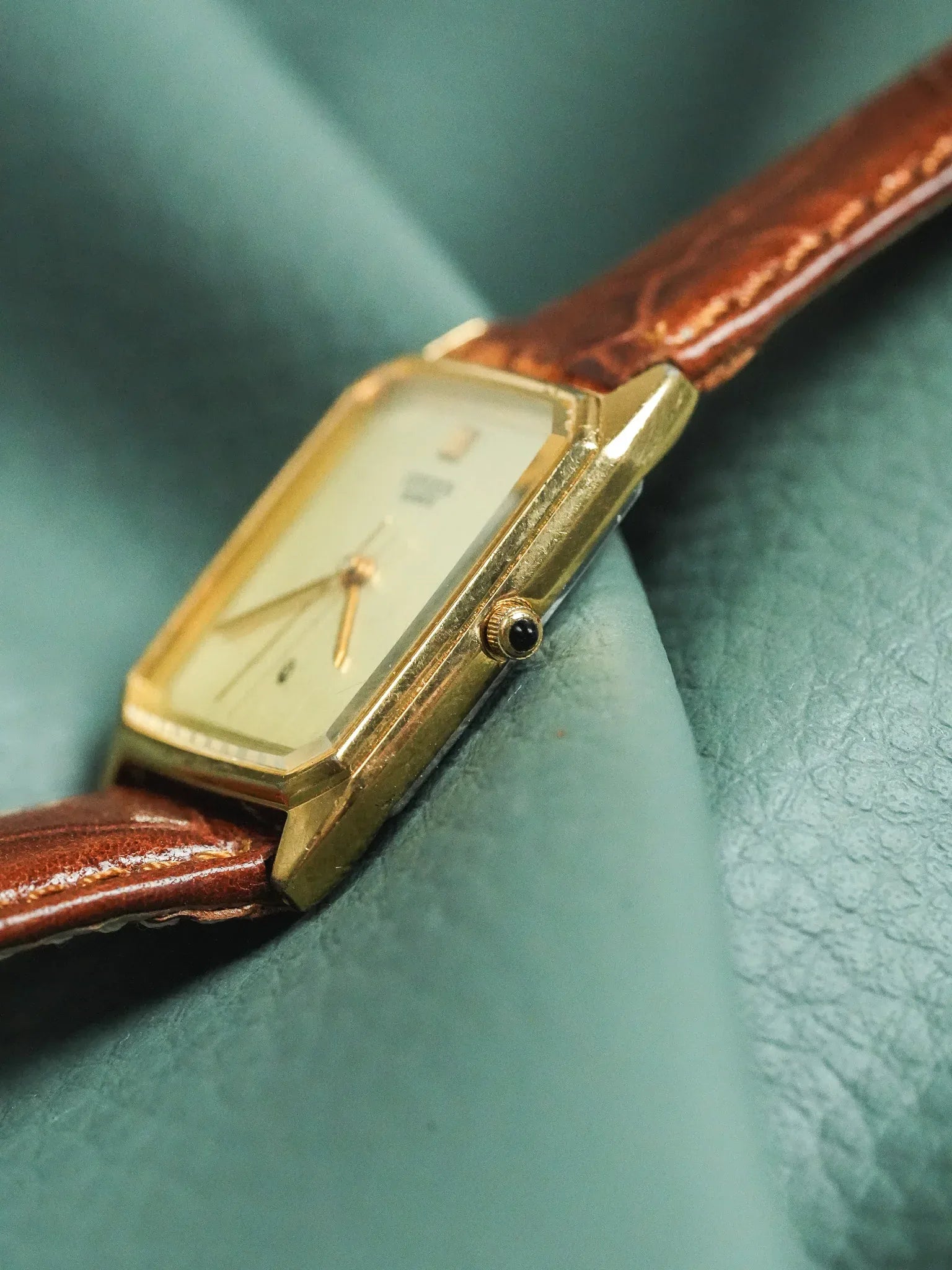 Citizen - Tank vintage Or Cabochon - 1983 - Atelier Victor - Vintage Shop